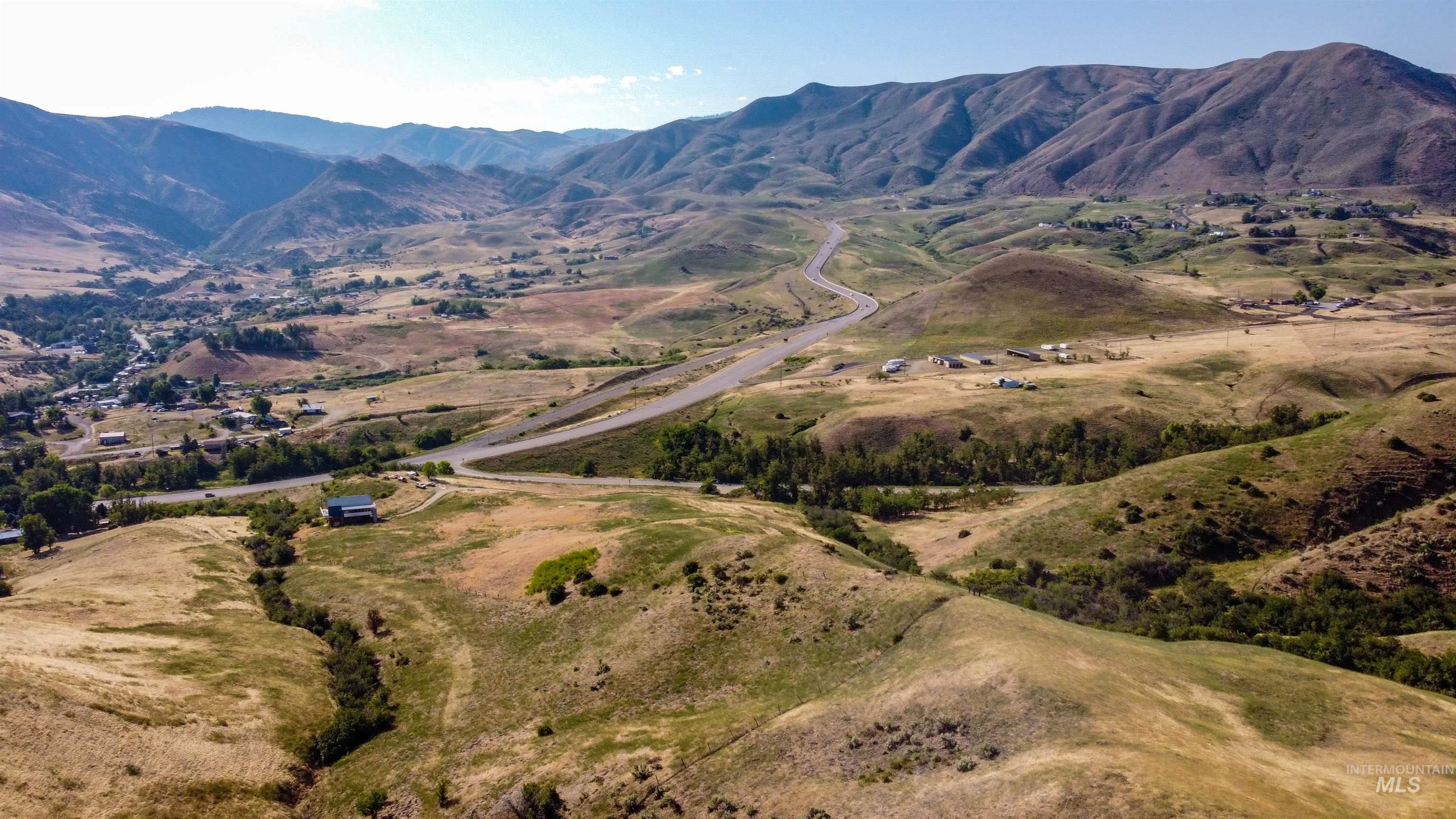 442 Old Hwy 55, Horseshoe Bend, Idaho 83629, 3 Bedrooms, 1 Bathroom, Residential For Sale, Price $425,000,MLS 98954592