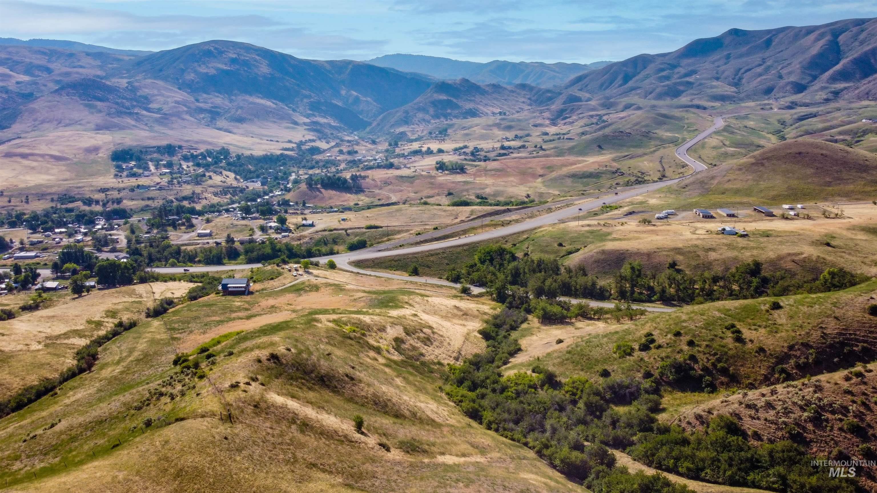 442 Old Hwy 55, Horseshoe Bend, Idaho 83629, 3 Bedrooms, 1 Bathroom, Residential For Sale, Price $425,000,MLS 98954592