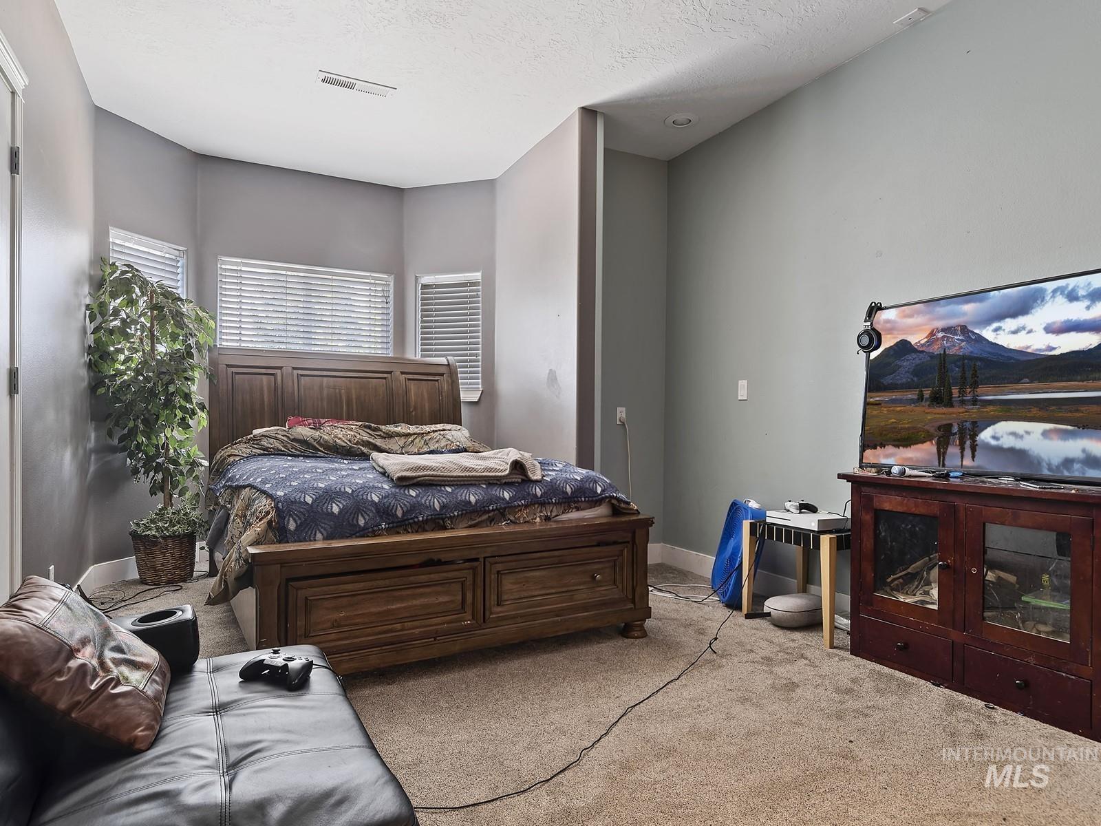 1214 N Trail Creek Lane, Eagle, Idaho 83616, 4 Bedrooms, 2.5 Bathrooms, Residential For Sale, Price $599,000,MLS 98954633