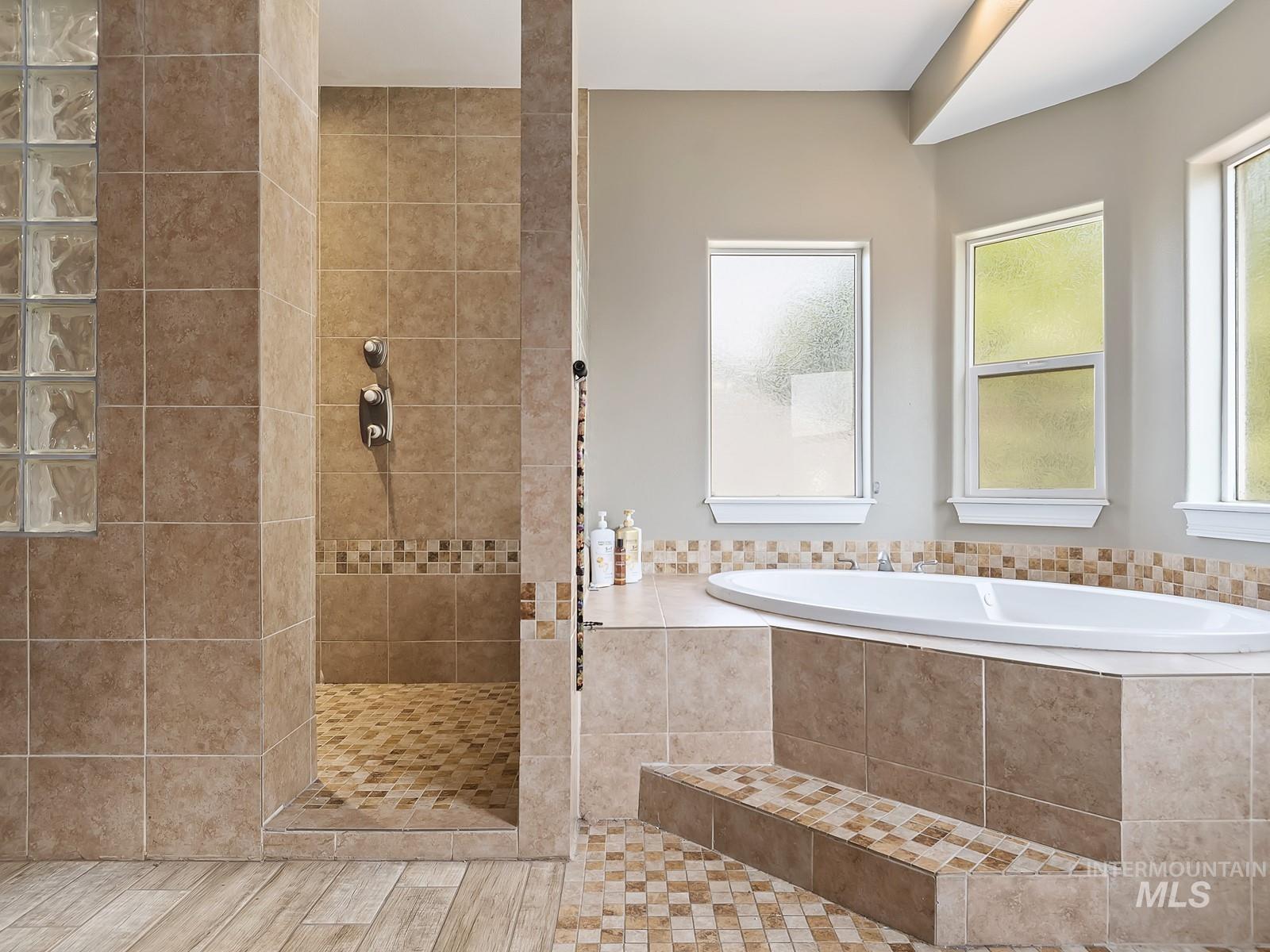 1214 N Trail Creek Lane, Eagle, Idaho 83616, 4 Bedrooms, 2.5 Bathrooms, Residential For Sale, Price $599,000,MLS 98954633