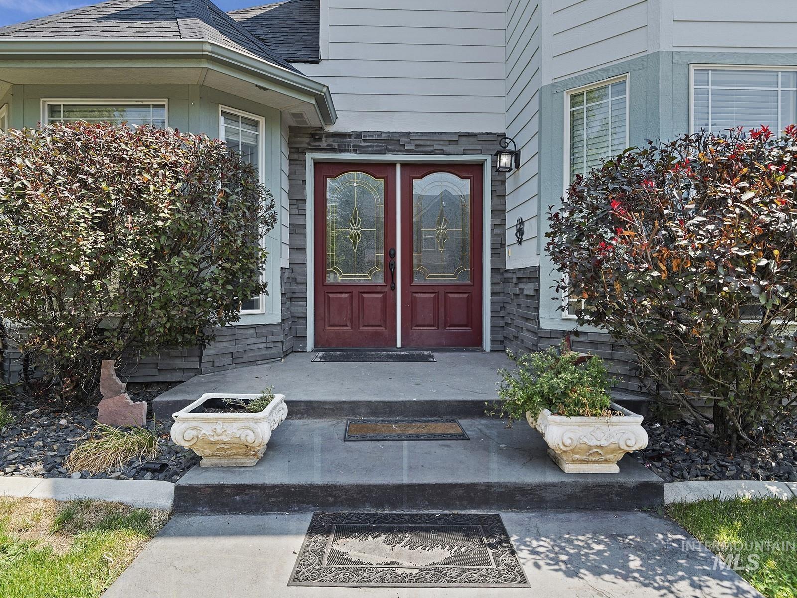 1214 N Trail Creek Lane, Eagle, Idaho 83616, 4 Bedrooms, 2.5 Bathrooms, Residential For Sale, Price $599,000,MLS 98954633