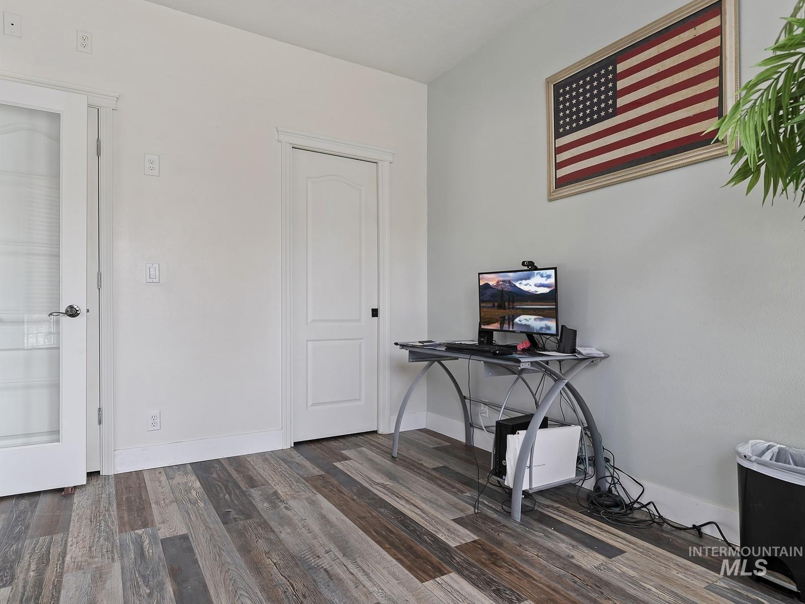 1214 N Trail Creek Lane, Eagle, Idaho 83616, 4 Bedrooms, 2.5 Bathrooms, Residential For Sale, Price $599,000,MLS 98954633