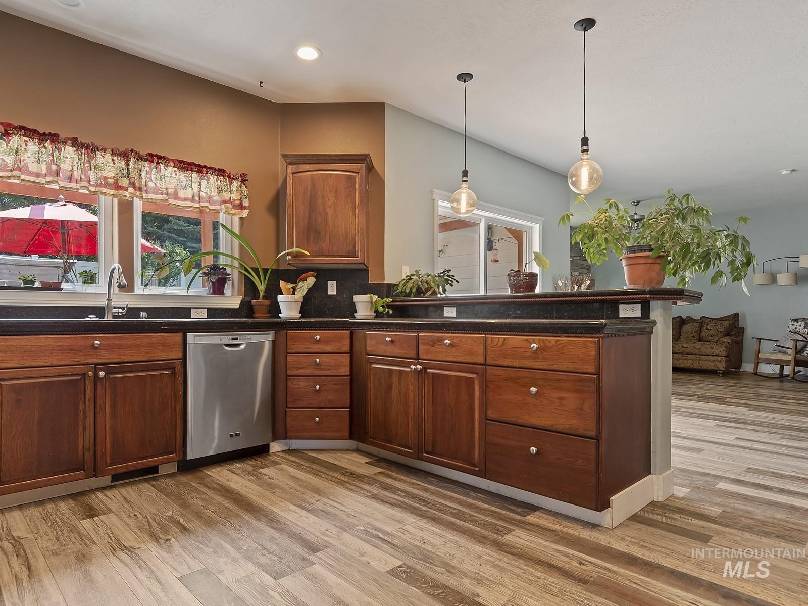 1214 N Trail Creek Lane, Eagle, Idaho 83616, 4 Bedrooms, 2.5 Bathrooms, Residential For Sale, Price $599,000,MLS 98954633