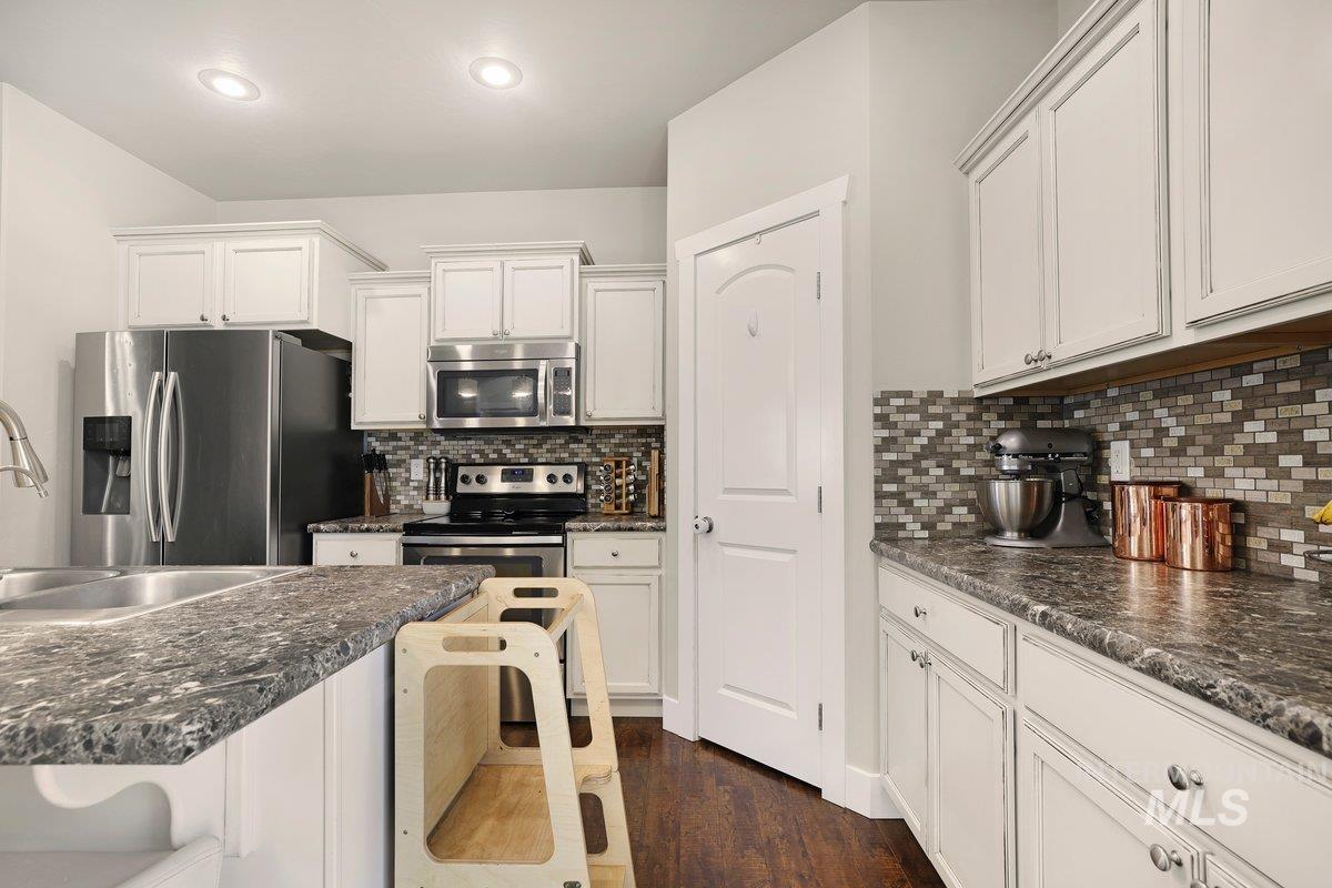 930 Ballard Way, Kimberly, Idaho 83341, 4 Bedrooms, 2 Bathrooms, Residential For Sale, Price $400,000,MLS 98954634