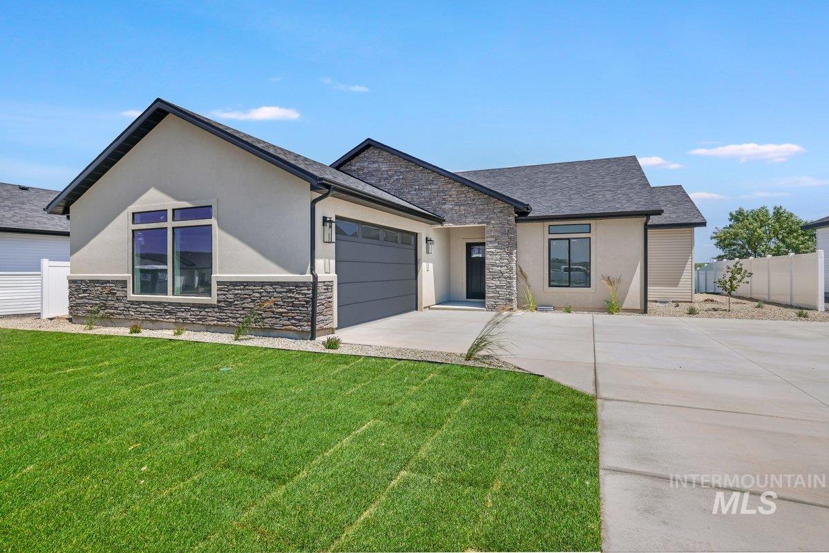 951 Gregory Way, Twin Falls, Idaho 83301-8565, 3 Bedrooms, 2 Bathrooms, Residential For Sale, Price $423,000,MLS 98954638