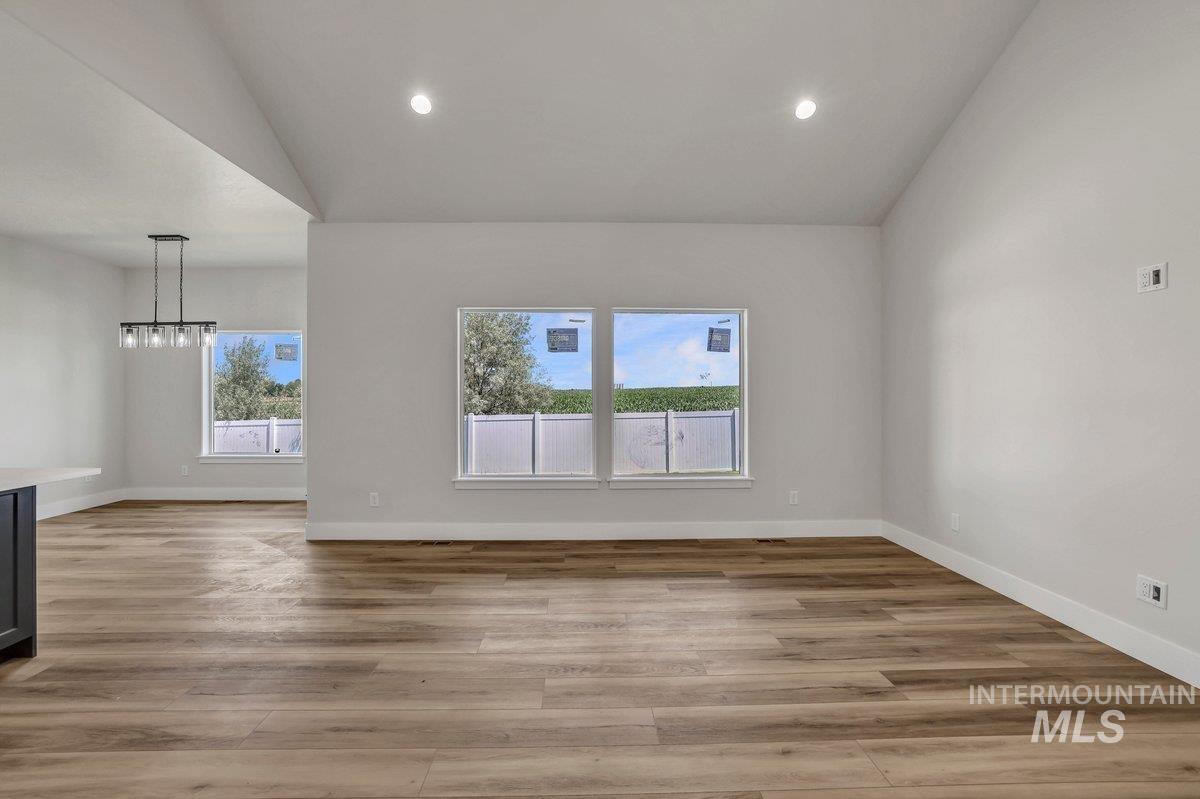 951 Gregory Way, Twin Falls, Idaho 83301-8565, 3 Bedrooms, 2 Bathrooms, Residential For Sale, Price $423,000,MLS 98954638