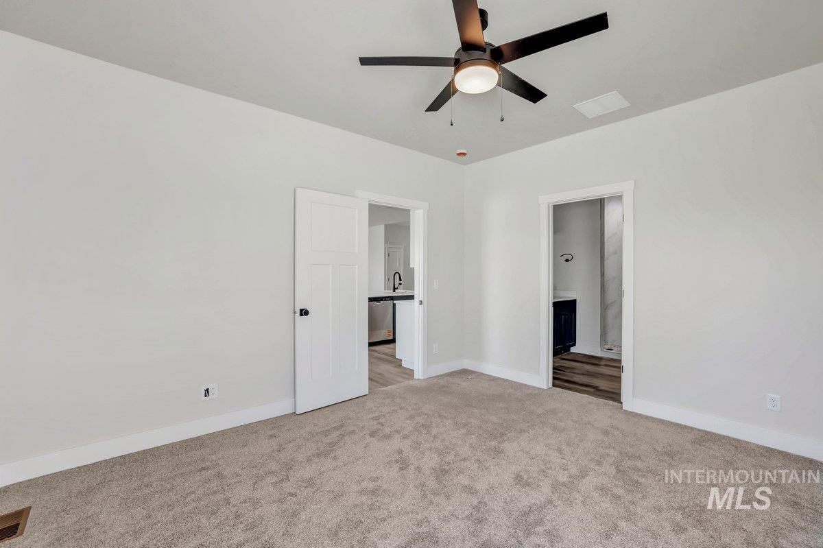 951 Gregory Way, Twin Falls, Idaho 83301-8565, 3 Bedrooms, 2 Bathrooms, Residential For Sale, Price $423,000,MLS 98954638