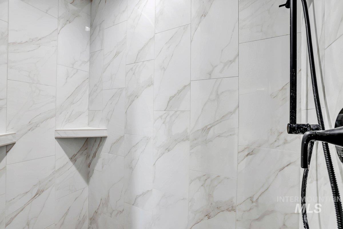 951 Gregory Way, Twin Falls, Idaho 83301-8565, 3 Bedrooms, 2 Bathrooms, Residential For Sale, Price $423,000,MLS 98954638