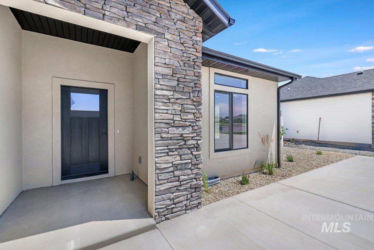 951 Gregory Way, Twin Falls, Idaho 83301-8565, 3 Bedrooms, 2 Bathrooms, Residential For Sale, Price $423,000,MLS 98954638