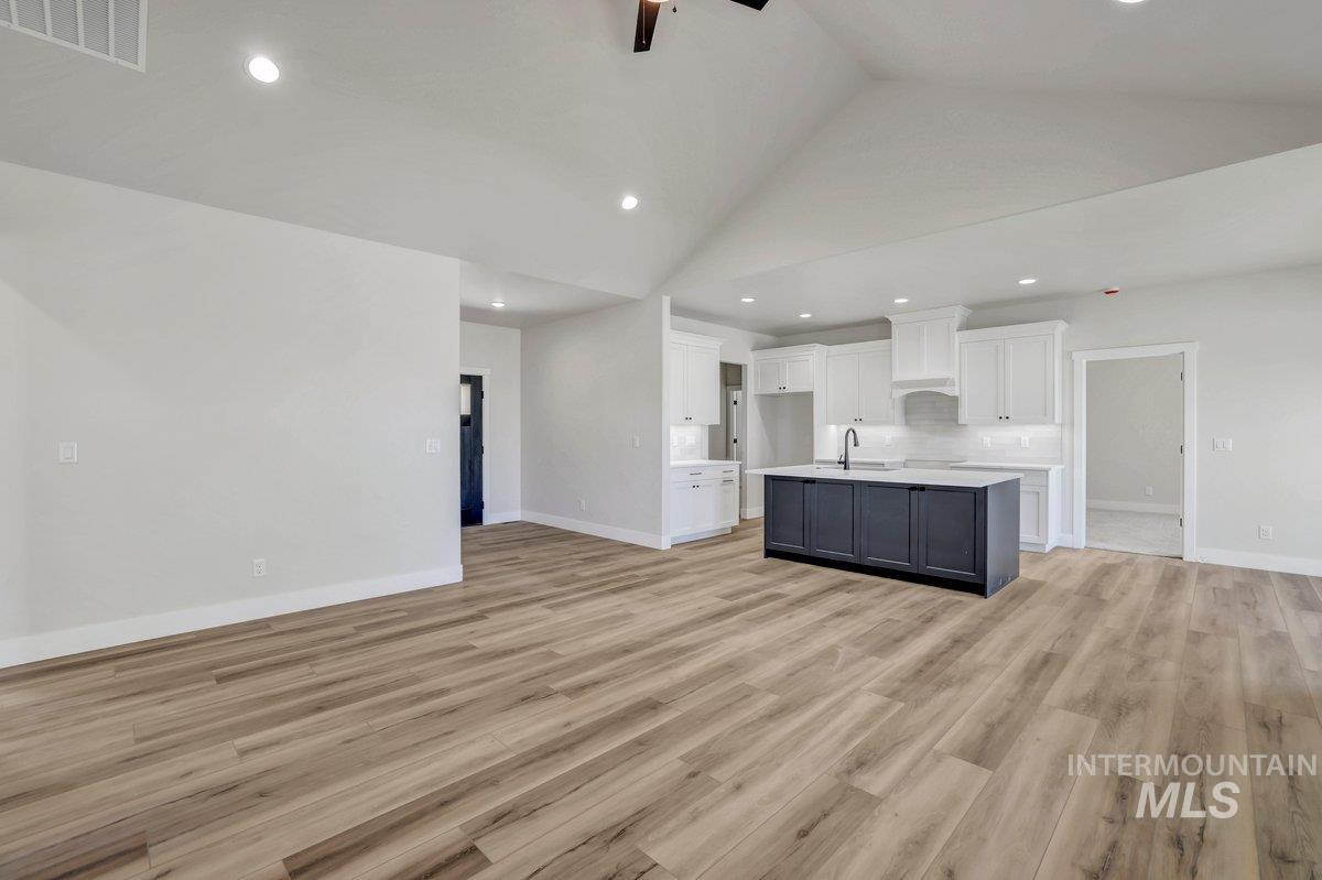 951 Gregory Way, Twin Falls, Idaho 83301-8565, 3 Bedrooms, 2 Bathrooms, Residential For Sale, Price $423,000,MLS 98954638