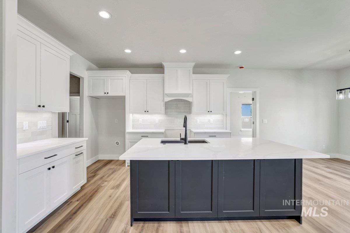 951 Gregory Way, Twin Falls, Idaho 83301-8565, 3 Bedrooms, 2 Bathrooms, Residential For Sale, Price $423,000,MLS 98954638