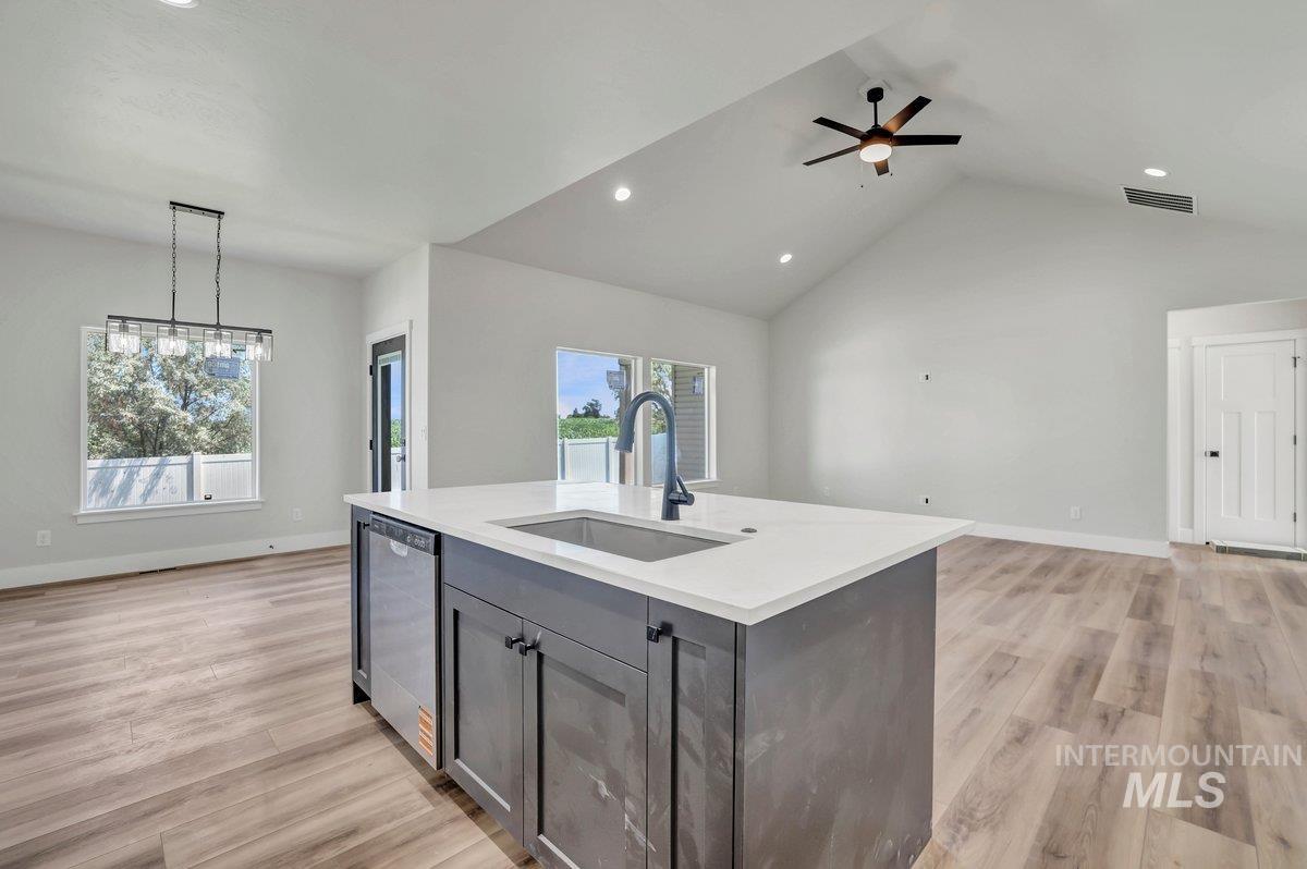 951 Gregory Way, Twin Falls, Idaho 83301-8565, 3 Bedrooms, 2 Bathrooms, Residential For Sale, Price $423,000,MLS 98954638