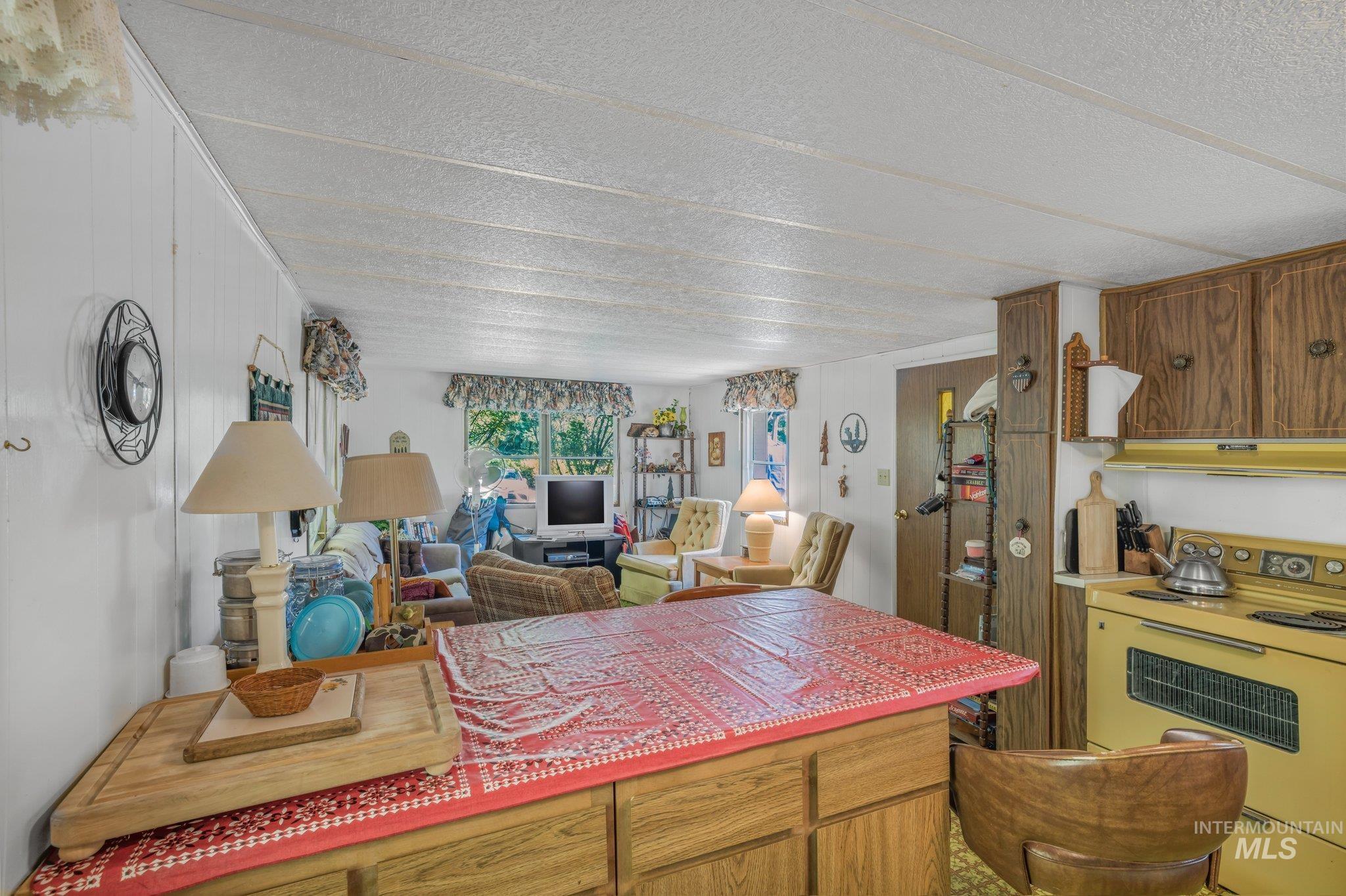 23379 High Dr, Worley, Idaho 83876, 2 Bedrooms, 1 Bathroom, Residential For Sale, Price $359,000,MLS 98954644