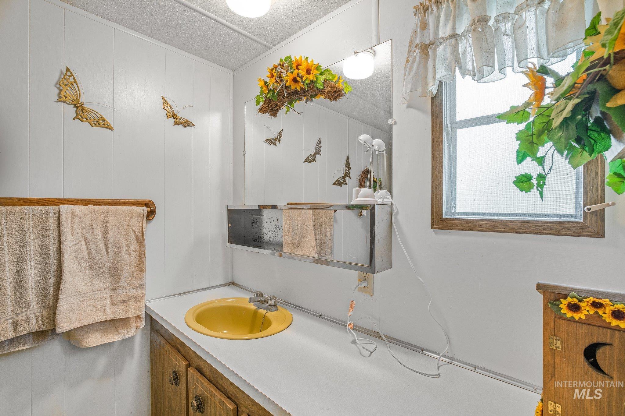 23379 High Dr, Worley, Idaho 83876, 2 Bedrooms, 1 Bathroom, Residential For Sale, Price $359,000,MLS 98954644