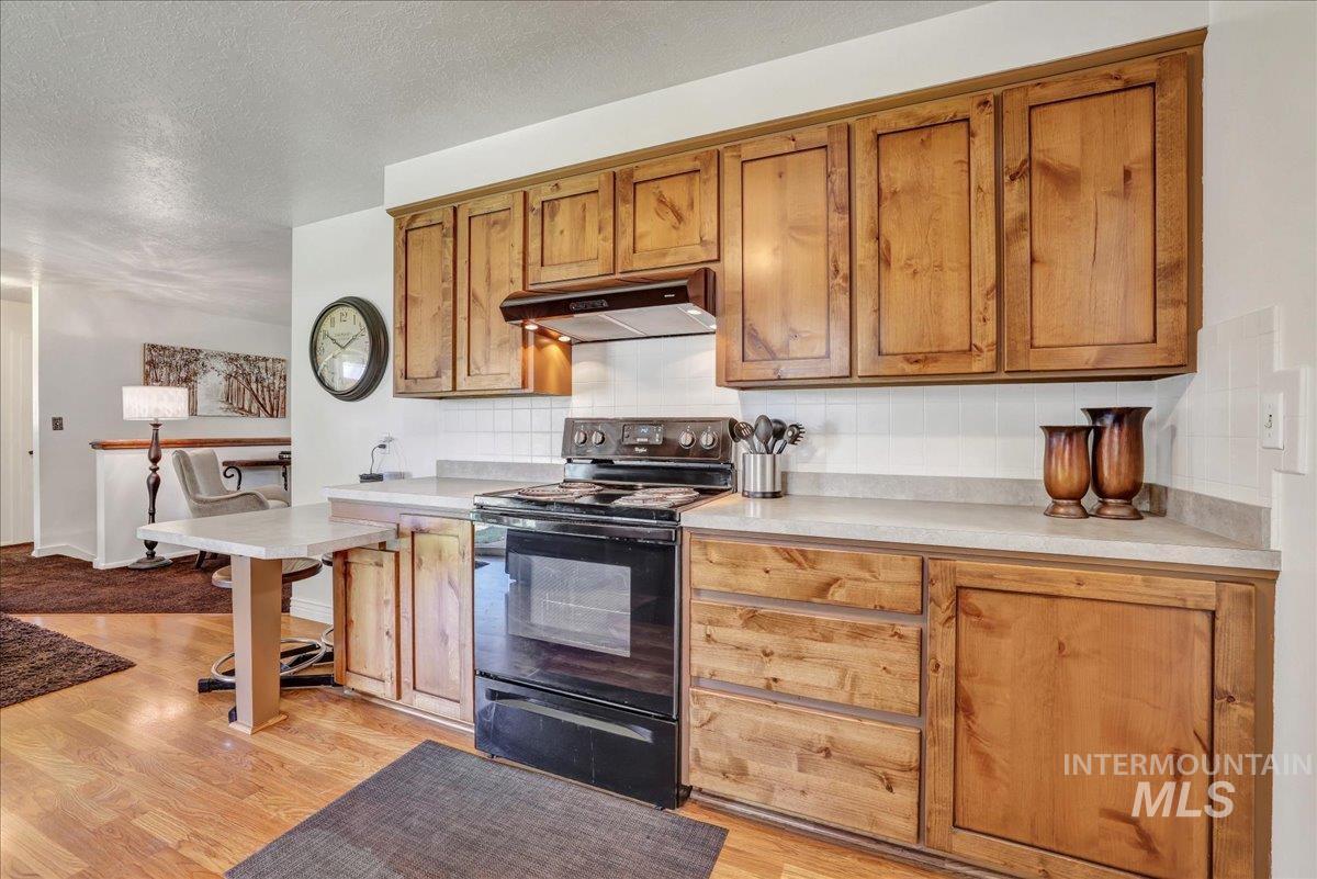 975 Desert View Drive, Twin Falls, Idaho 83301, 4 Bedrooms, 2 Bathrooms, Residential For Sale, Price $449,000,MLS 98954650