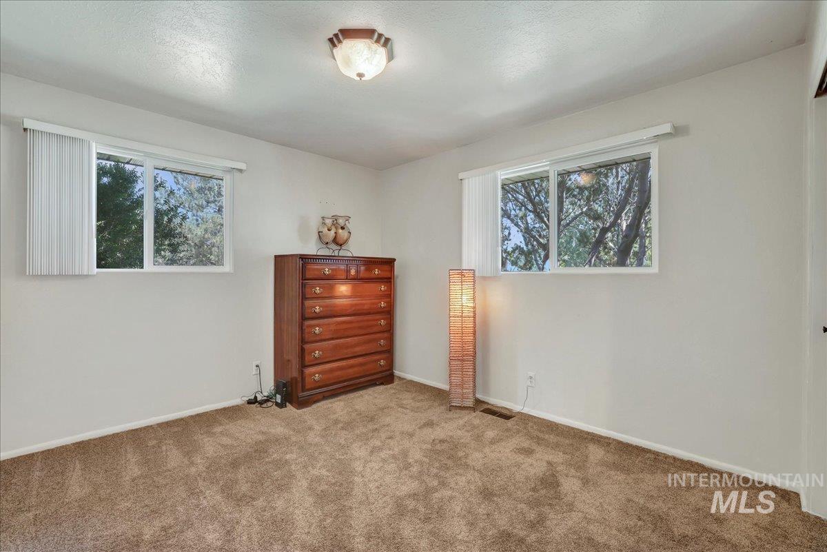 975 Desert View Drive, Twin Falls, Idaho 83301, 4 Bedrooms, 2 Bathrooms, Residential For Sale, Price $449,000,MLS 98954650