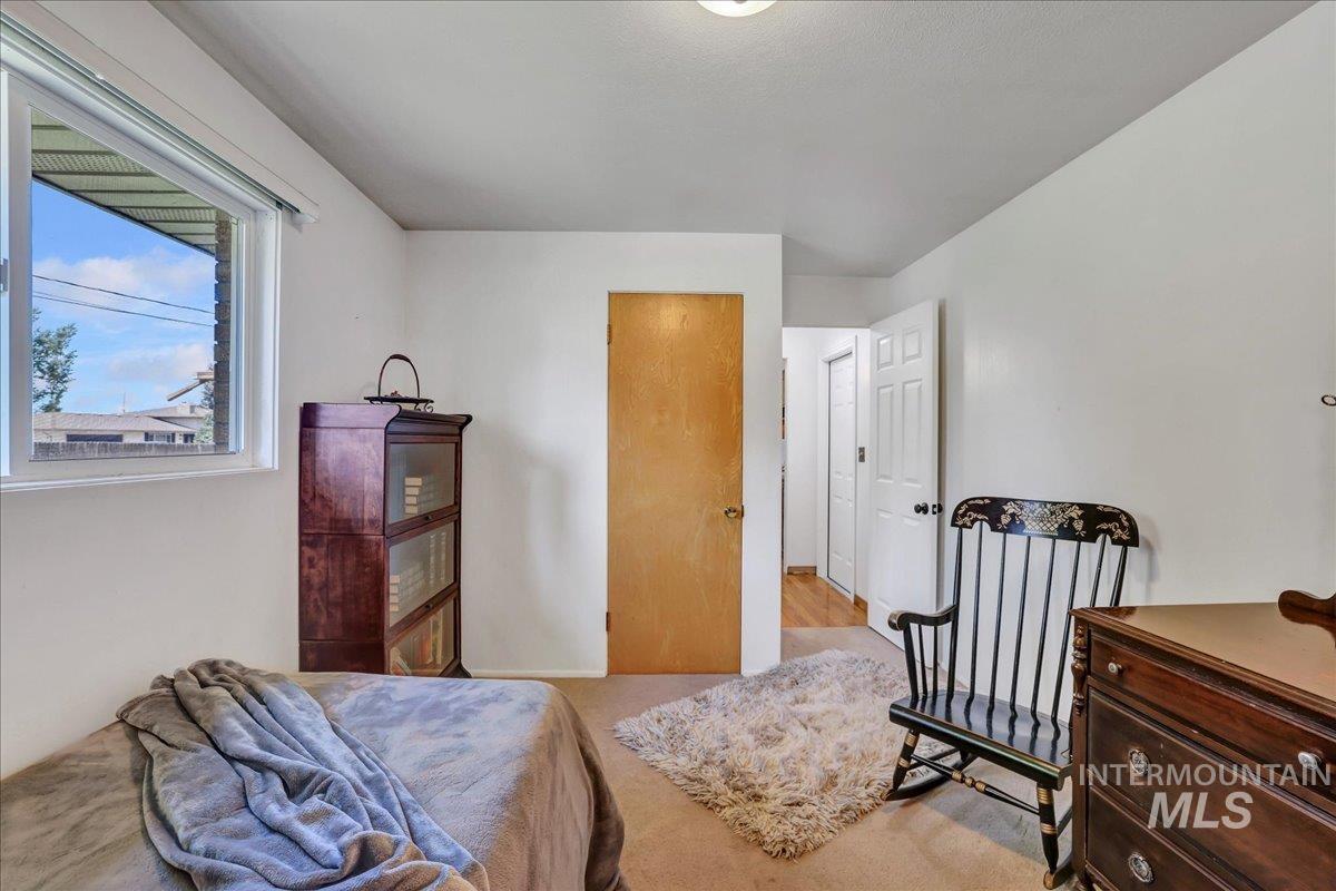 975 Desert View Drive, Twin Falls, Idaho 83301, 4 Bedrooms, 2 Bathrooms, Residential For Sale, Price $449,000,MLS 98954650