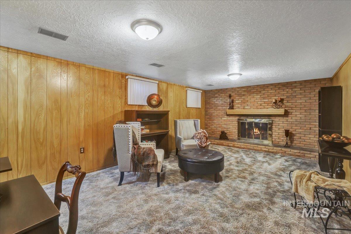 975 Desert View Drive, Twin Falls, Idaho 83301, 4 Bedrooms, 2 Bathrooms, Residential For Sale, Price $449,000,MLS 98954650