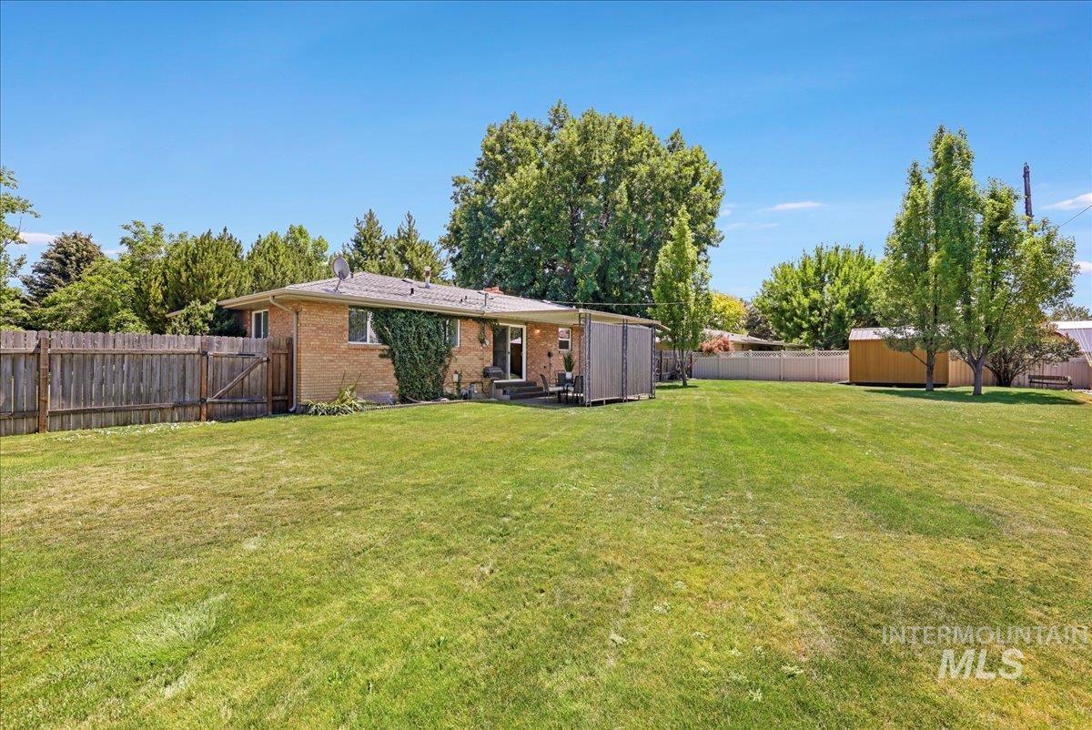 975 Desert View Drive, Twin Falls, Idaho 83301, 4 Bedrooms, 2 Bathrooms, Residential For Sale, Price $449,000,MLS 98954650