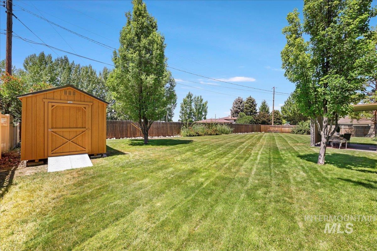 975 Desert View Drive, Twin Falls, Idaho 83301, 4 Bedrooms, 2 Bathrooms, Residential For Sale, Price $449,000,MLS 98954650