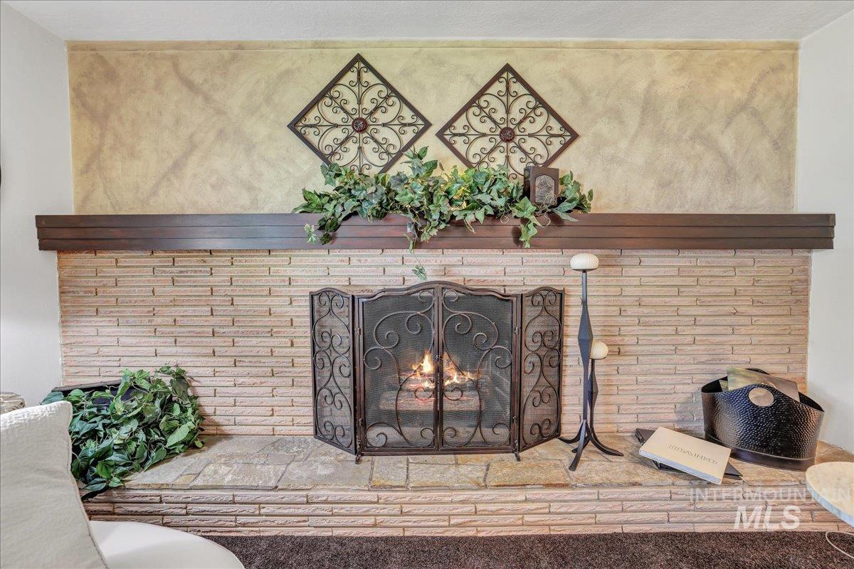 975 Desert View Drive, Twin Falls, Idaho 83301, 4 Bedrooms, 2 Bathrooms, Residential For Sale, Price $449,000,MLS 98954650