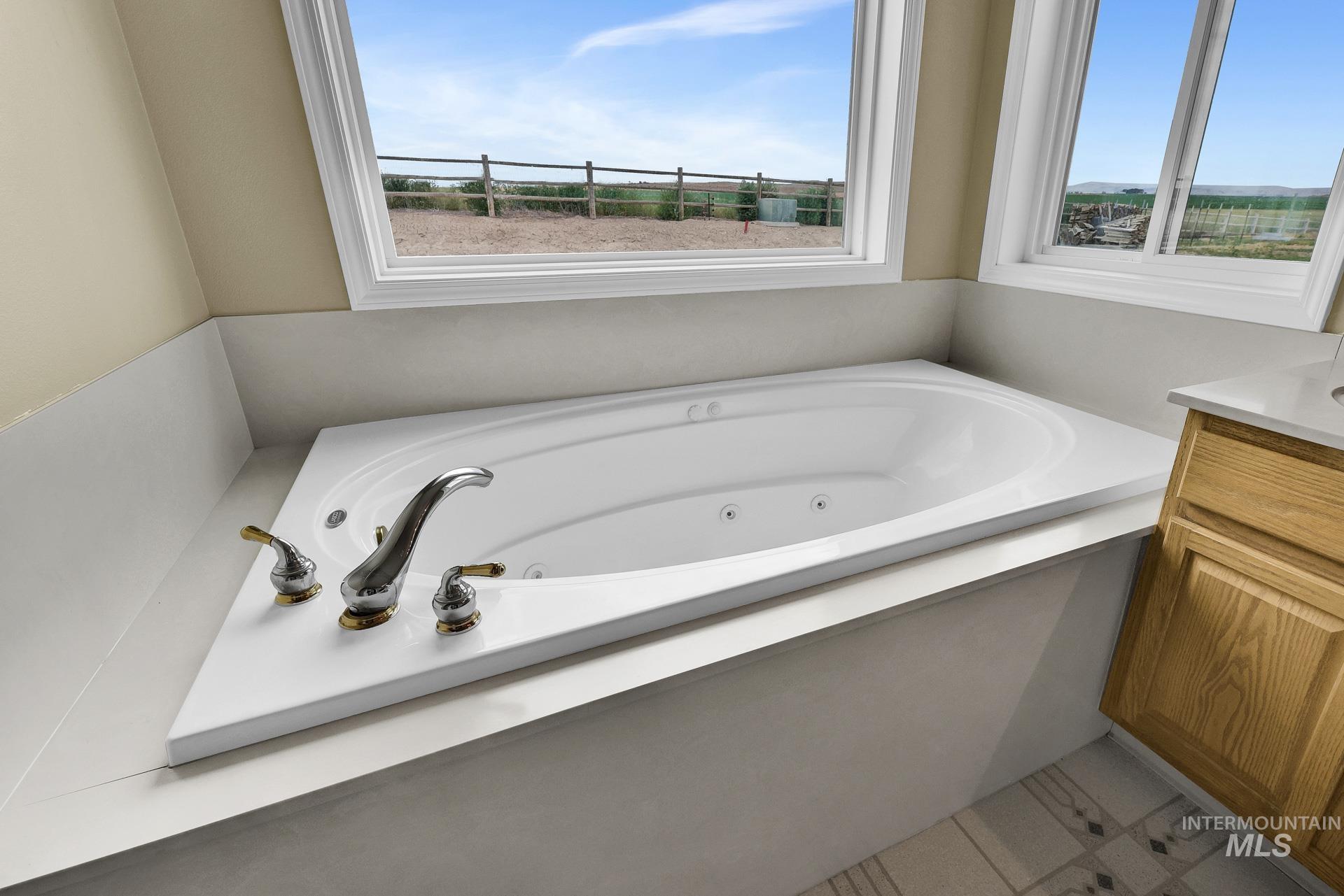 9770 Farner Rd, Nampa, Idaho 83686-9148, 3 Bedrooms, 3 Bathrooms, Residential For Sale, Price $1,200,000,MLS 98954678