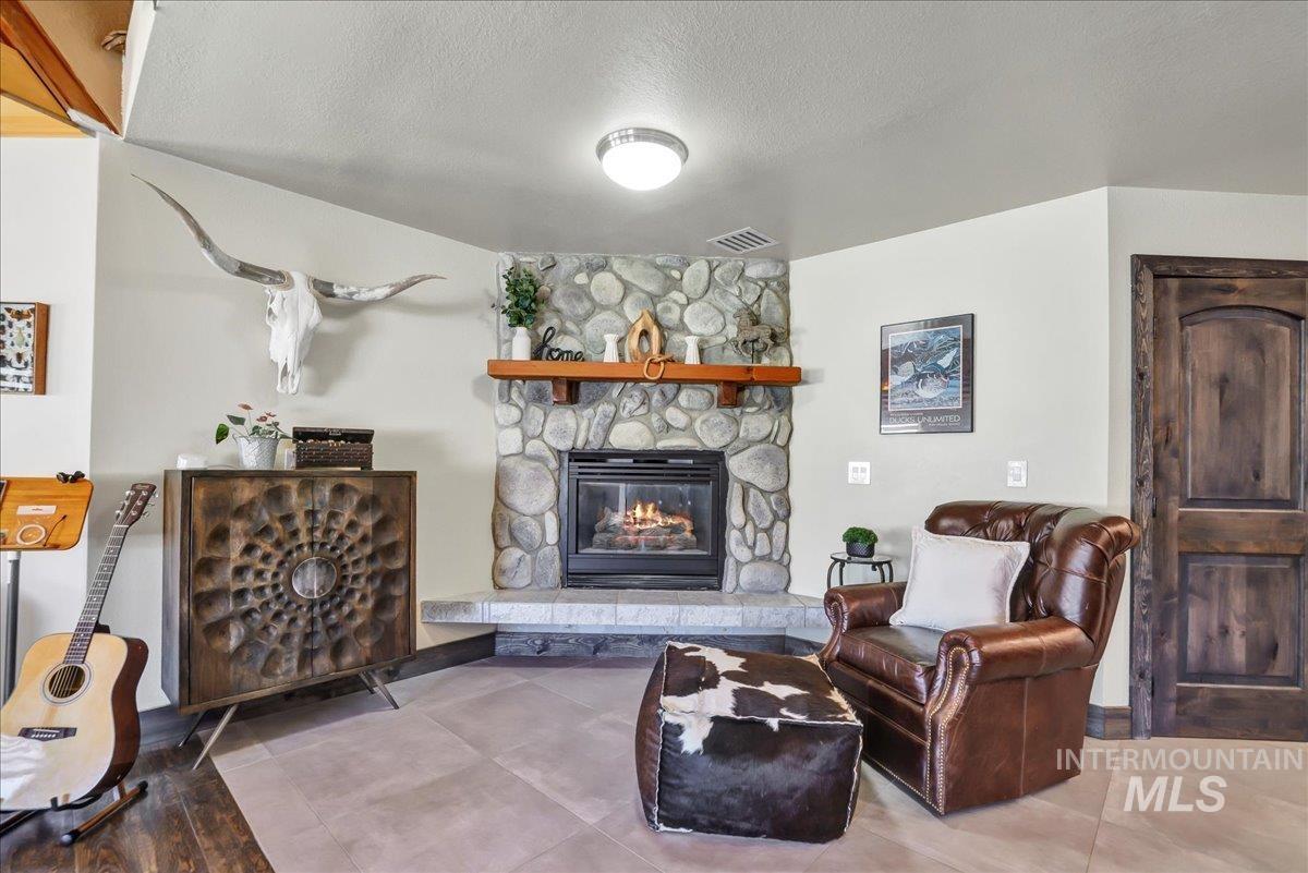 2630 Paintbrush Drive, Twin Falls, Idaho 83301, 3 Bedrooms, 2 Bathrooms, Residential For Sale, Price $535,000,MLS 98954690