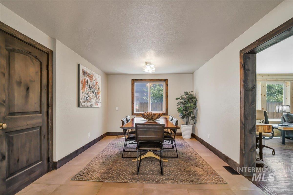 2630 Paintbrush Drive, Twin Falls, Idaho 83301, 3 Bedrooms, 2 Bathrooms, Residential For Sale, Price $535,000,MLS 98954690