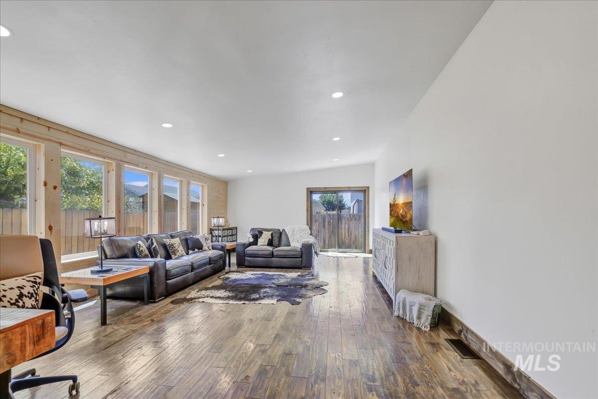 2630 Paintbrush Drive, Twin Falls, Idaho 83301, 3 Bedrooms, 2 Bathrooms, Residential For Sale, Price $535,000,MLS 98954690