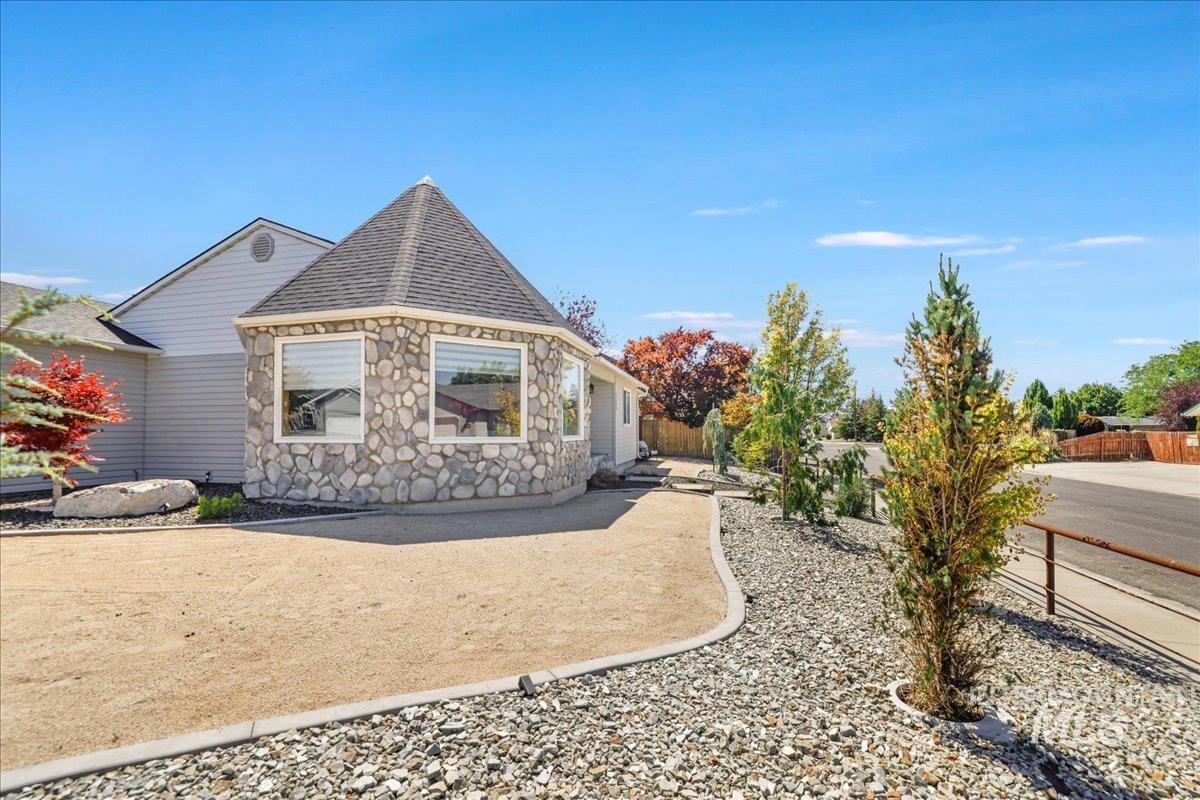 2630 Paintbrush Drive, Twin Falls, Idaho 83301, 3 Bedrooms, 2 Bathrooms, Residential For Sale, Price $535,000,MLS 98954690