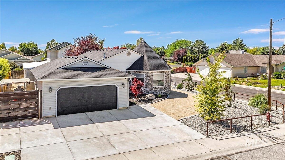 2630 Paintbrush Drive, Twin Falls, Idaho 83301, 3 Bedrooms, 2 Bathrooms, Residential For Sale, Price $535,000,MLS 98954690