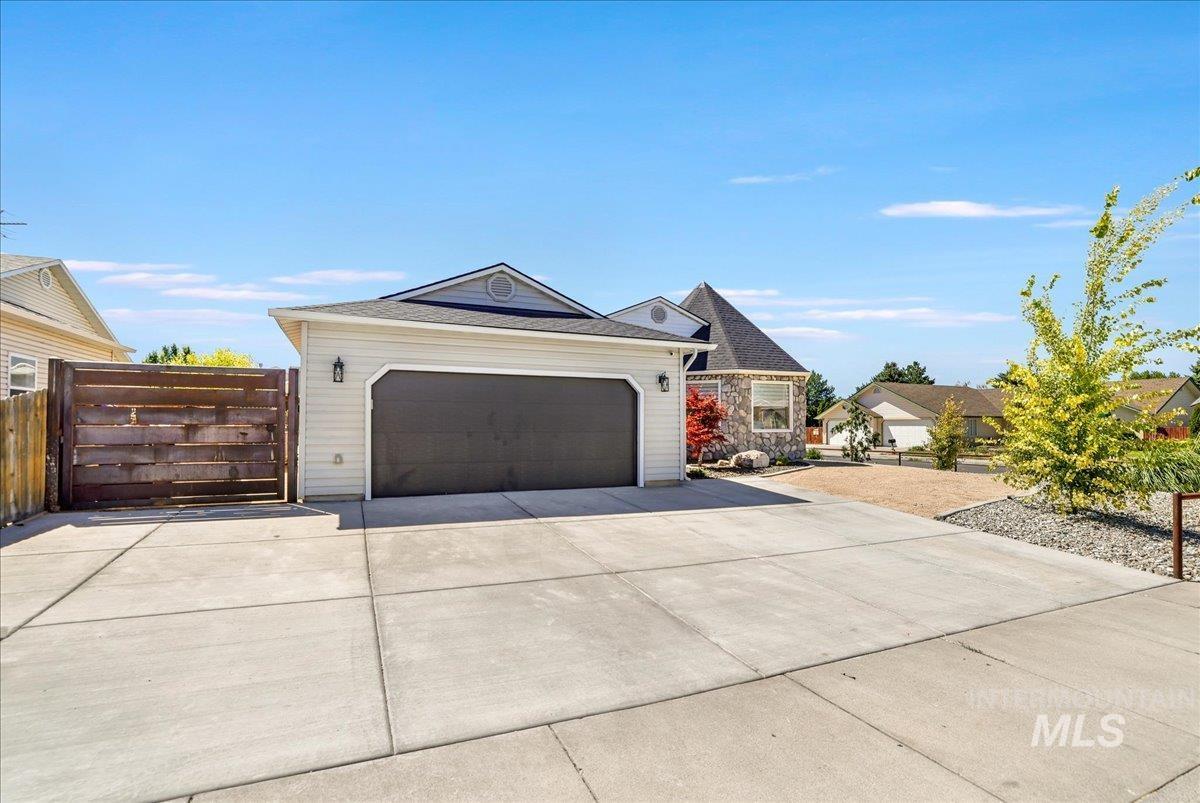 2630 Paintbrush Drive, Twin Falls, Idaho 83301, 3 Bedrooms, 2 Bathrooms, Residential For Sale, Price $535,000,MLS 98954690