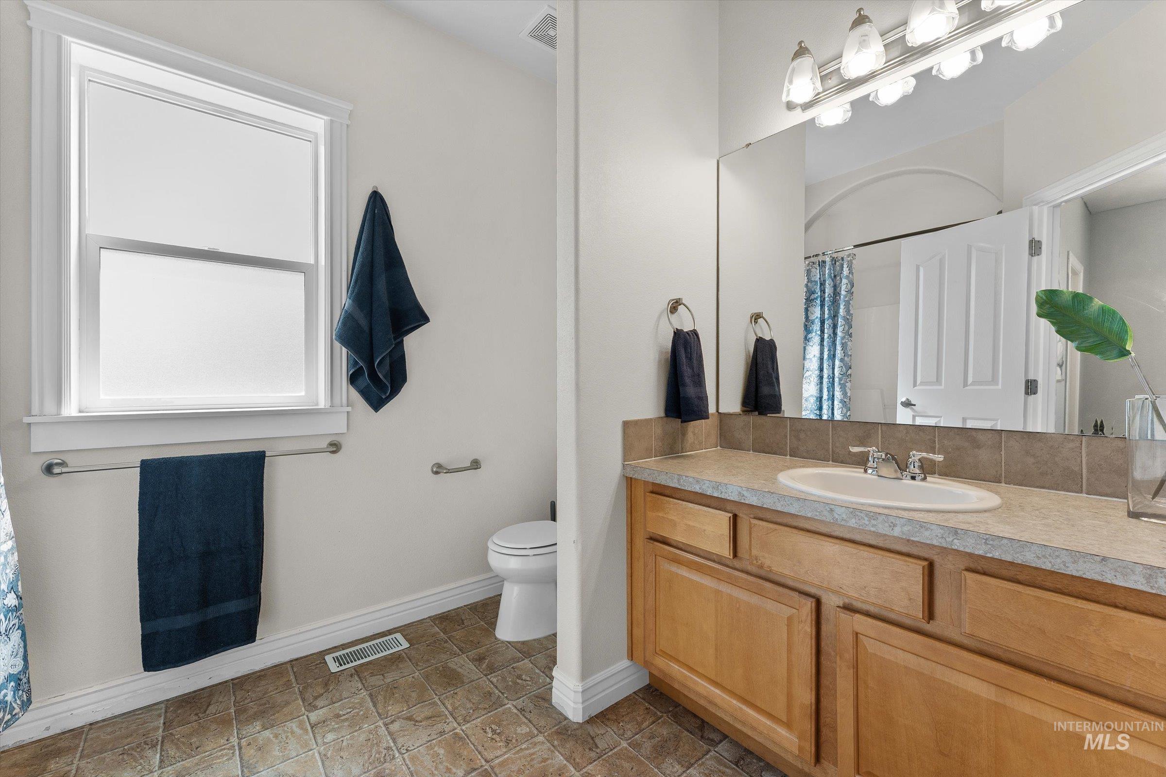 760 SW Josephine, Mountain Home, Idaho 83647, 3 Bedrooms, 2 Bathrooms, Residential For Sale, Price $343,000,MLS 98954767