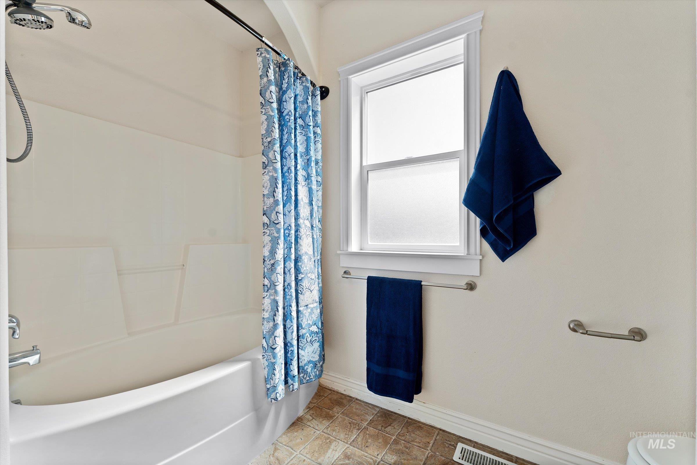 760 SW Josephine, Mountain Home, Idaho 83647, 3 Bedrooms, 2 Bathrooms, Residential For Sale, Price $343,000,MLS 98954767