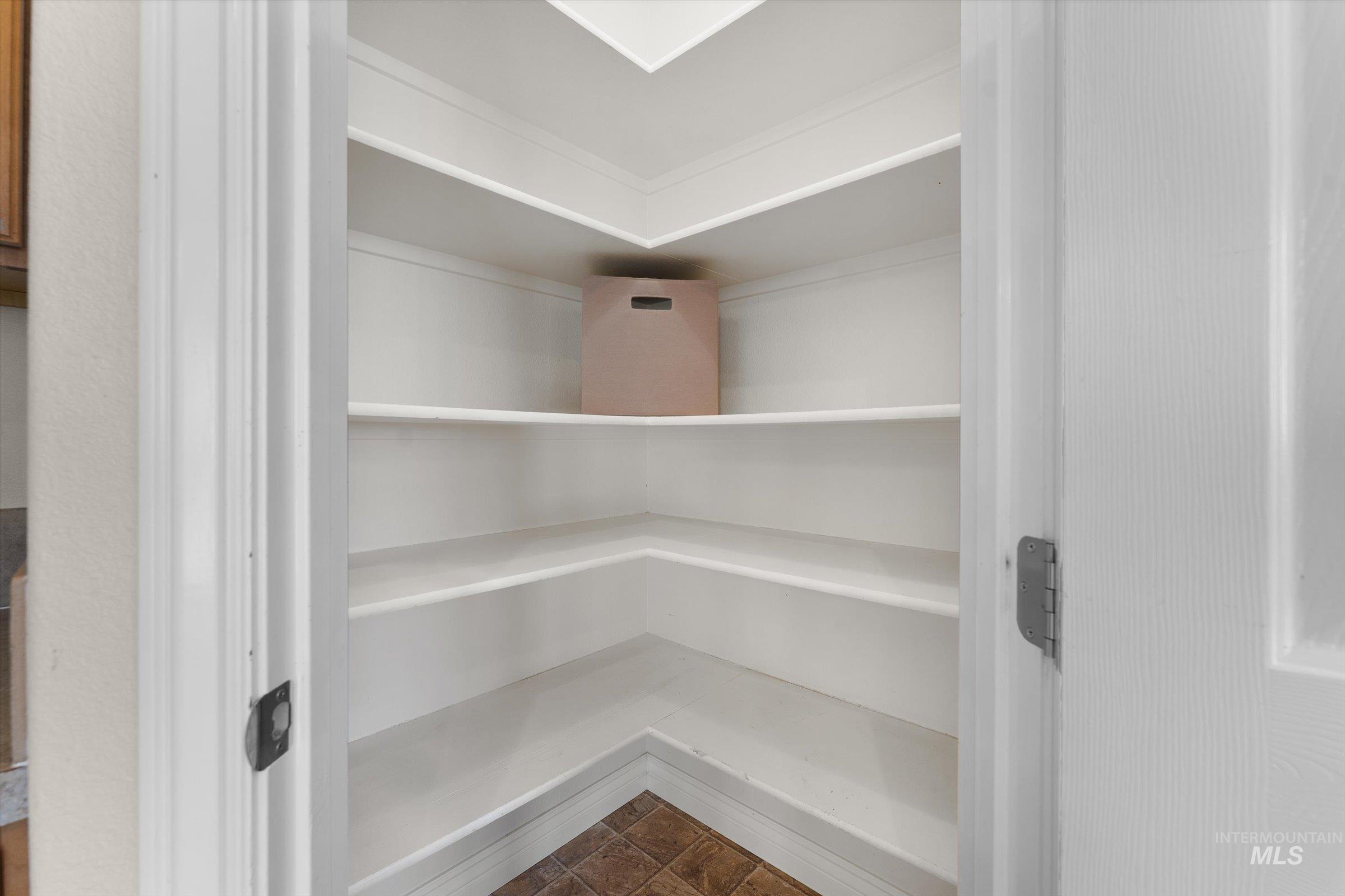 760 SW Josephine, Mountain Home, Idaho 83647, 3 Bedrooms, 2 Bathrooms, Residential For Sale, Price $343,000,MLS 98954767