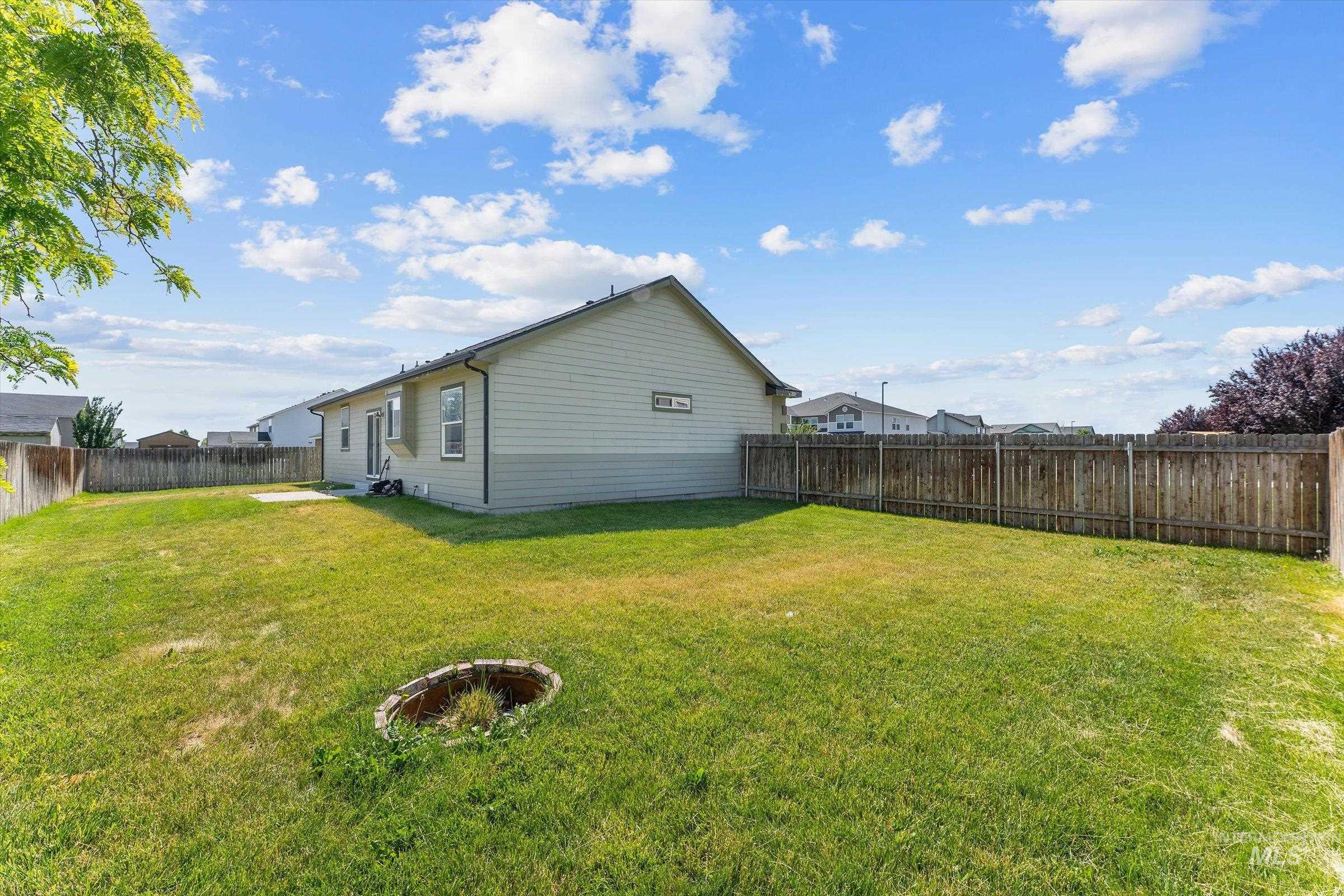 760 SW Josephine, Mountain Home, Idaho 83647, 3 Bedrooms, 2 Bathrooms, Residential For Sale, Price $343,000,MLS 98954767