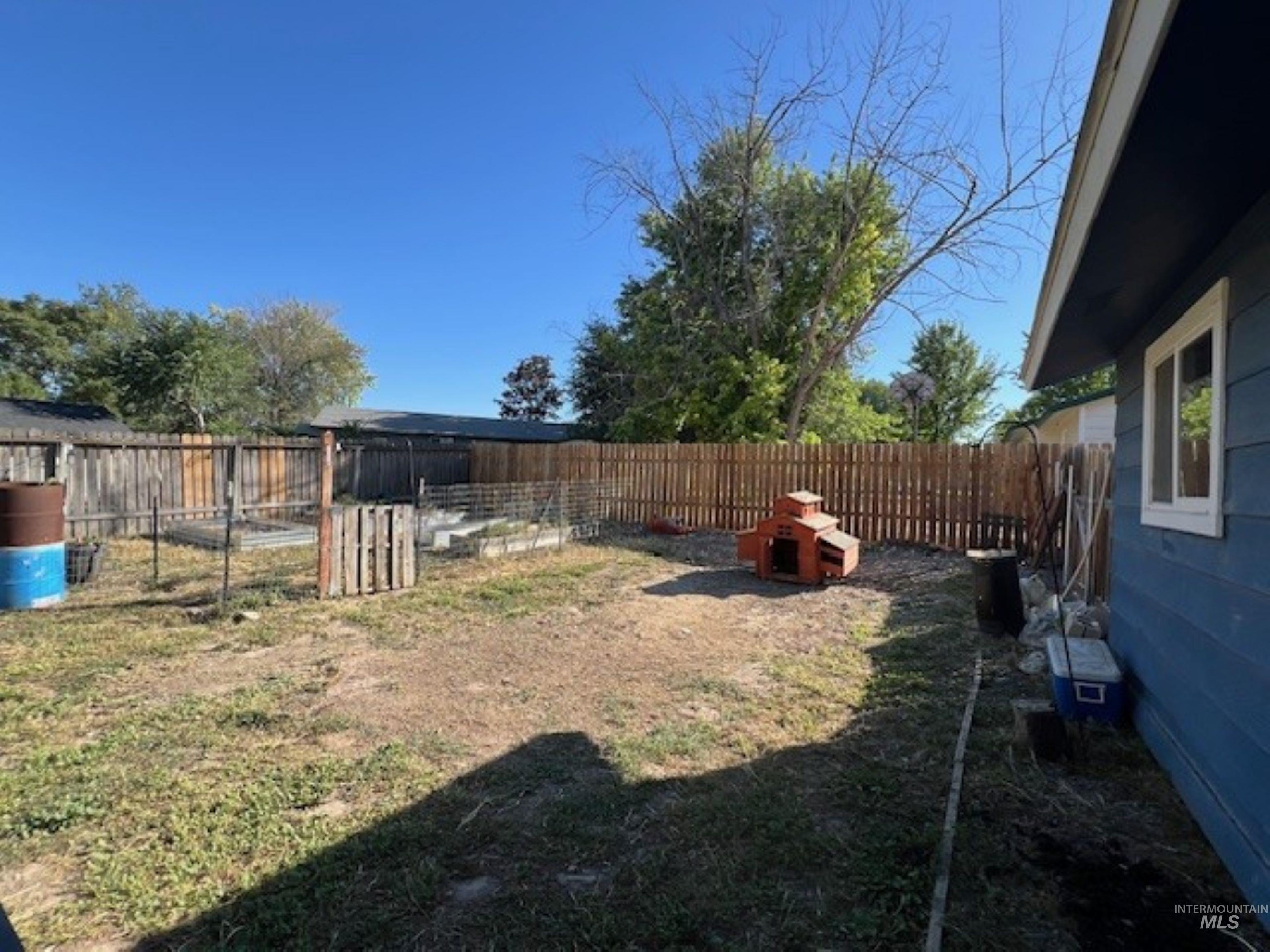 405 Live Oak Avenue, Marsing, Idaho 83639, 3 Bedrooms, 1 Bathroom, Residential For Sale, Price $300,000,MLS 98954877