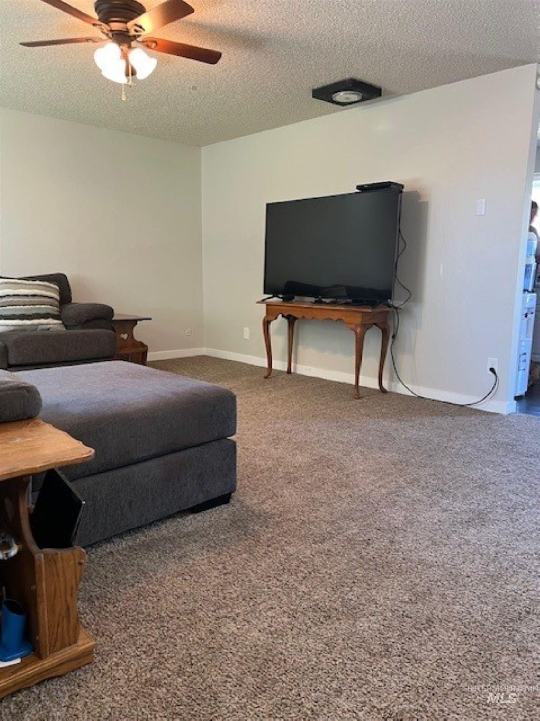 405 Live Oak Avenue, Marsing, Idaho 83639, 3 Bedrooms, 1 Bathroom, Residential For Sale, Price $300,000,MLS 98954877