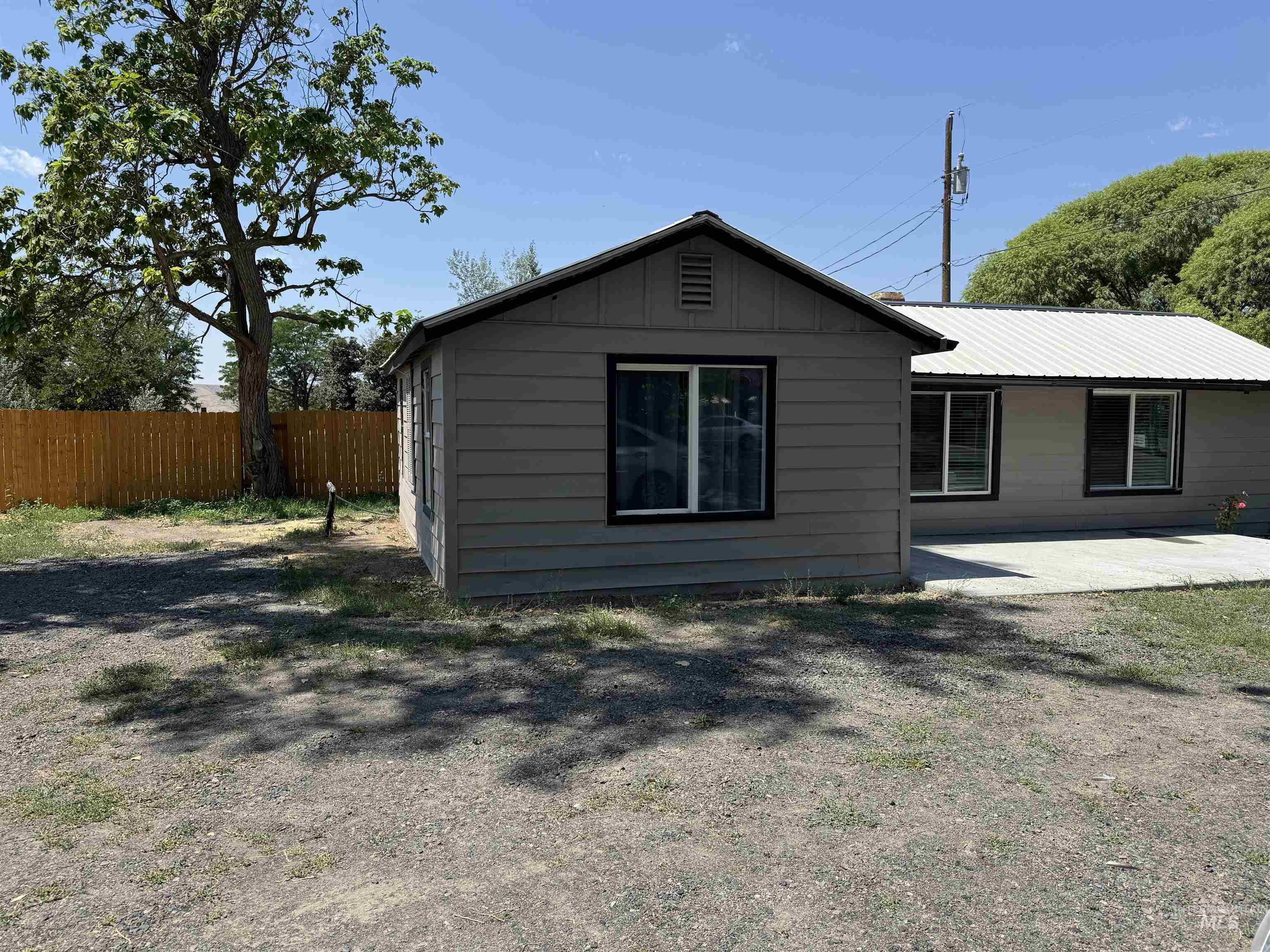 180 E South Street, Hagerman, Idaho 83332, 2 Bedrooms, 1 Bathroom, Residential For Sale, Price $199,000,MLS 98954894