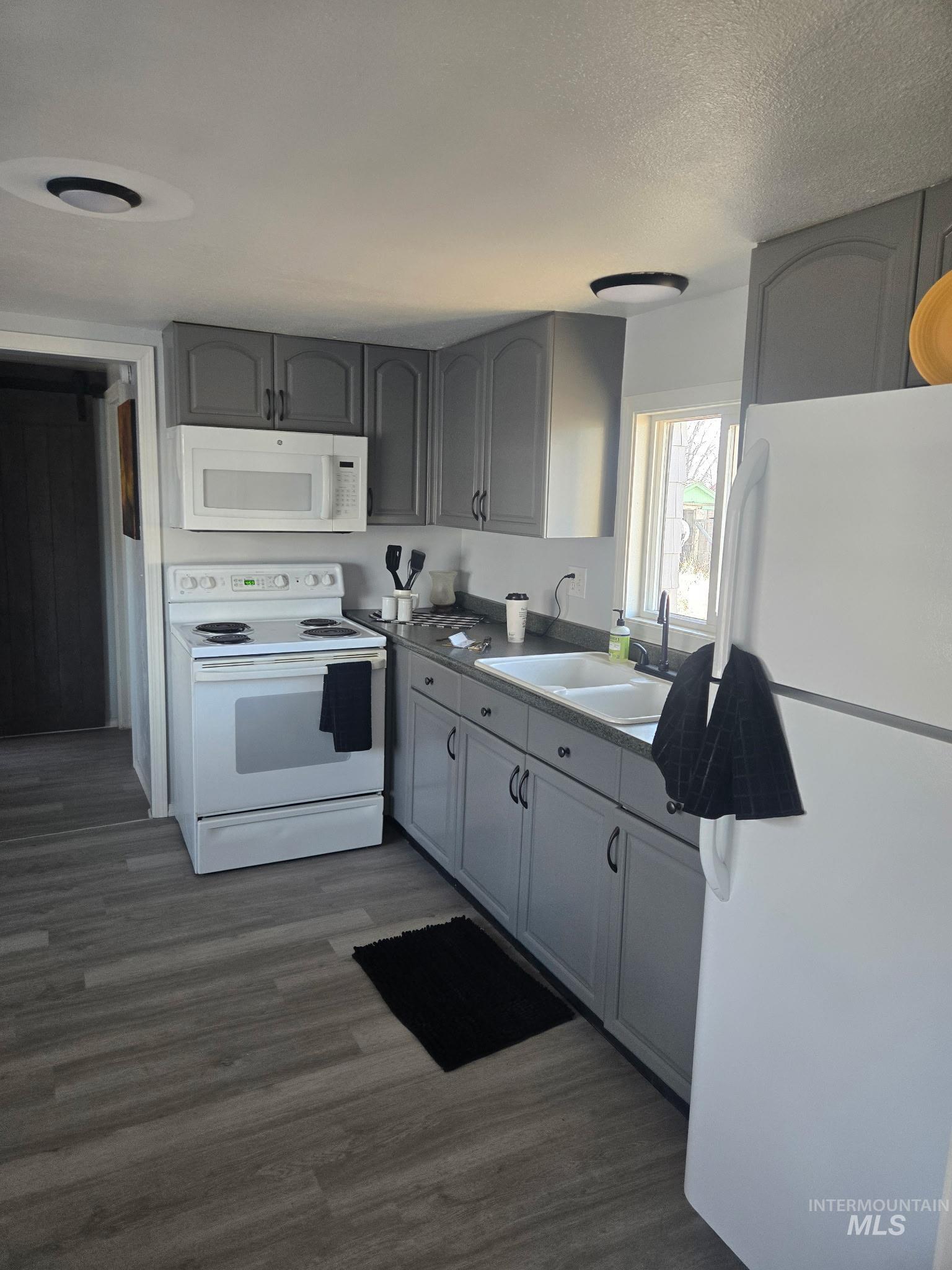 180 E South Street, Hagerman, Idaho 83332, 2 Bedrooms, 1 Bathroom, Residential For Sale, Price $199,000,MLS 98954894