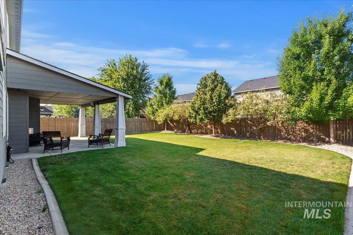 401 E Joshua Tree Dr, Meridian, Idaho 83646, 4 Bedrooms, 2.5 Bathrooms, Residential For Sale, Price $629,900,MLS 98955029