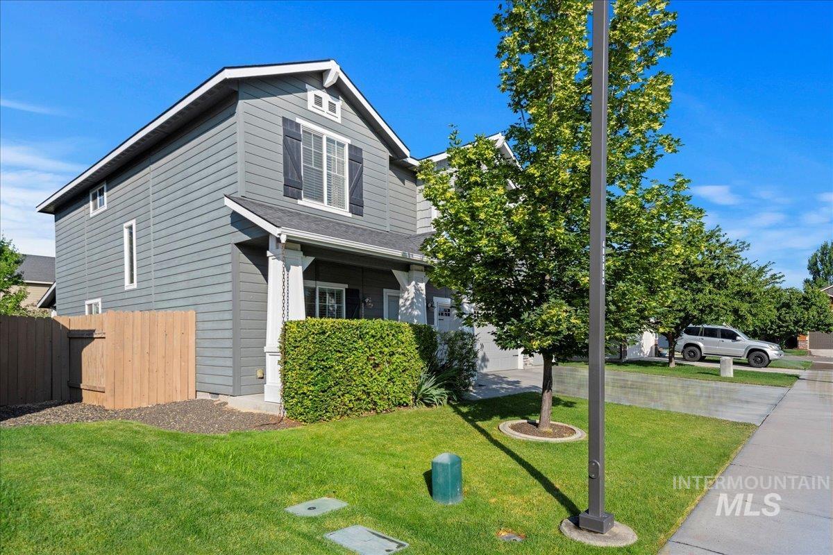 401 E Joshua Tree Dr, Meridian, Idaho 83646, 4 Bedrooms, 2.5 Bathrooms, Residential For Sale, Price $629,900,MLS 98955029