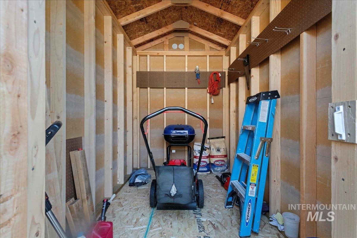 401 E Joshua Tree Dr, Meridian, Idaho 83646, 4 Bedrooms, 2.5 Bathrooms, Residential For Sale, Price $629,900,MLS 98955029