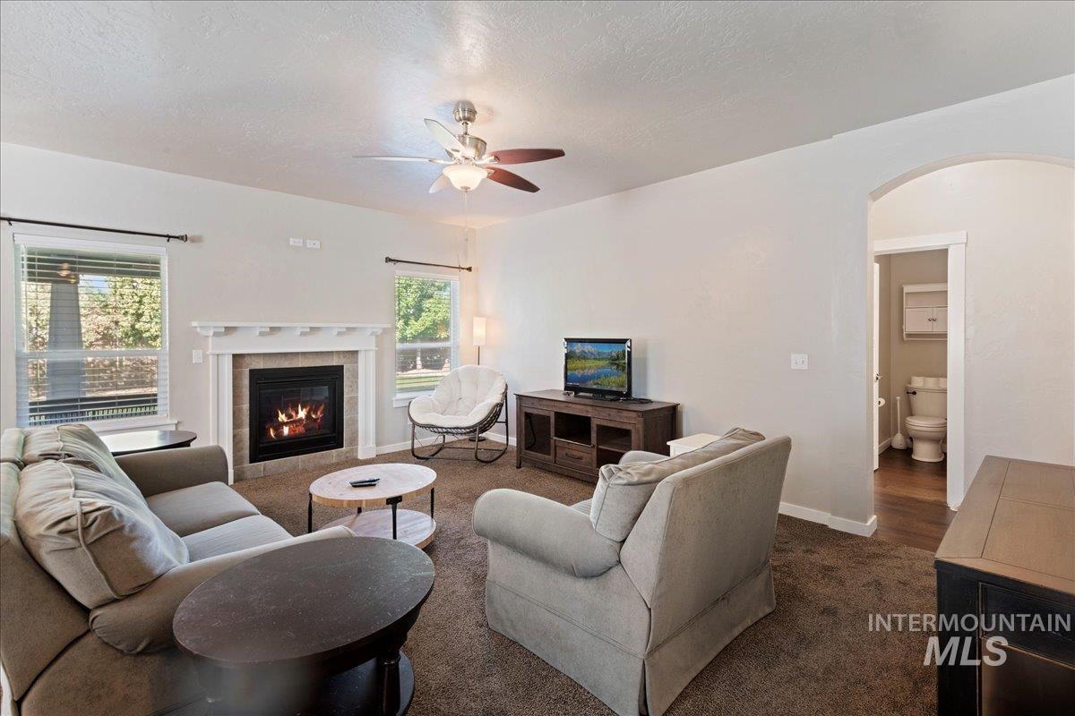 401 E Joshua Tree Dr, Meridian, Idaho 83646, 4 Bedrooms, 2.5 Bathrooms, Residential For Sale, Price $629,900,MLS 98955029