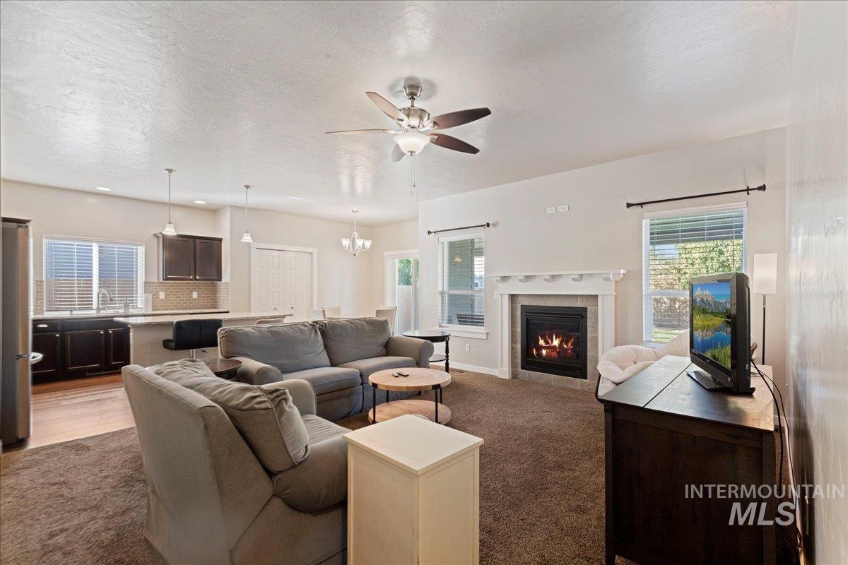 401 E Joshua Tree Dr, Meridian, Idaho 83646, 4 Bedrooms, 2.5 Bathrooms, Residential For Sale, Price $629,900,MLS 98955029