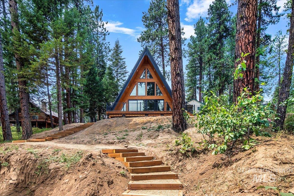 7 Moonglow Cir, Garden Valley, Idaho 83622, 2 Bedrooms, 2 Bathrooms, Residential For Sale, Price $725,000,MLS 98955061