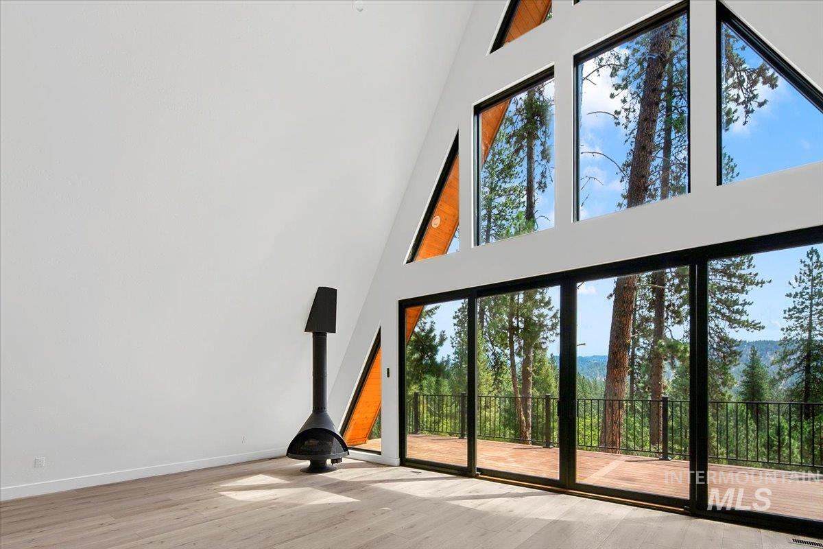 7 Moonglow Cir, Garden Valley, Idaho 83622, 2 Bedrooms, 2 Bathrooms, Residential For Sale, Price $725,000,MLS 98955061