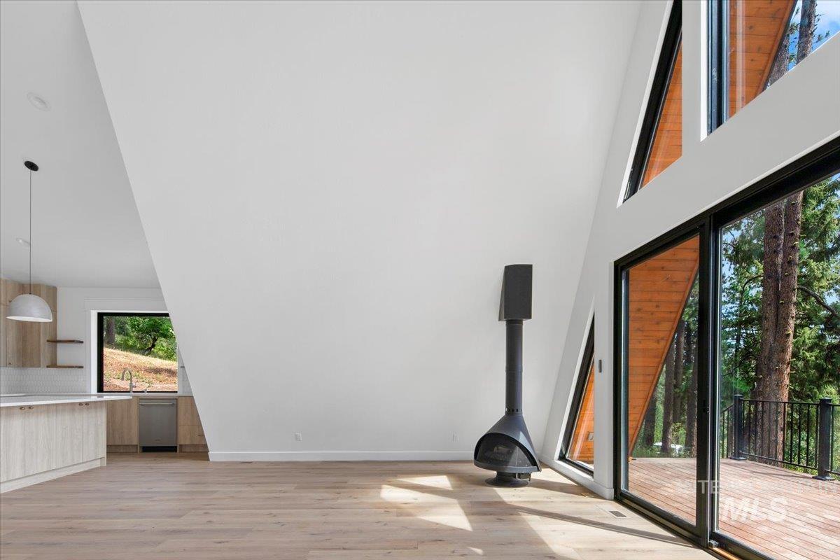 7 Moonglow Cir, Garden Valley, Idaho 83622, 2 Bedrooms, 2 Bathrooms, Residential For Sale, Price $725,000,MLS 98955061