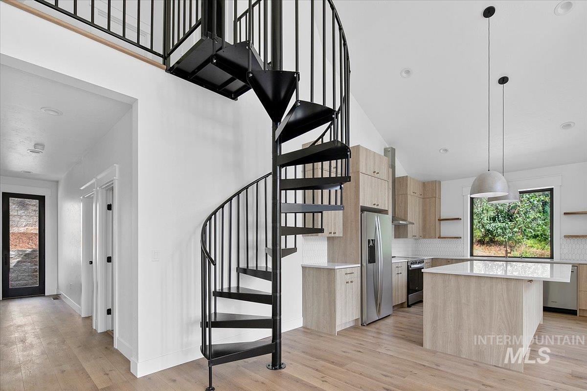 7 Moonglow Cir, Garden Valley, Idaho 83622, 2 Bedrooms, 2 Bathrooms, Residential For Sale, Price $725,000,MLS 98955061