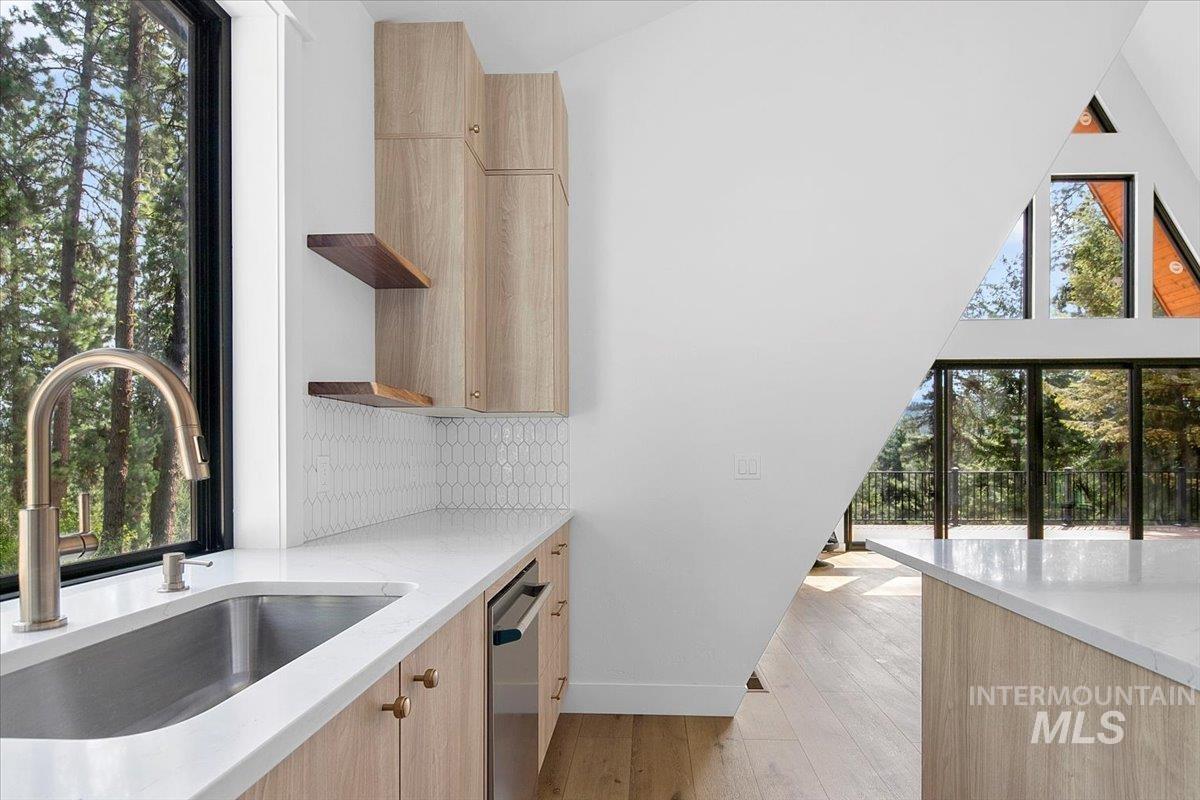 7 Moonglow Cir, Garden Valley, Idaho 83622, 2 Bedrooms, 2 Bathrooms, Residential For Sale, Price $725,000,MLS 98955061